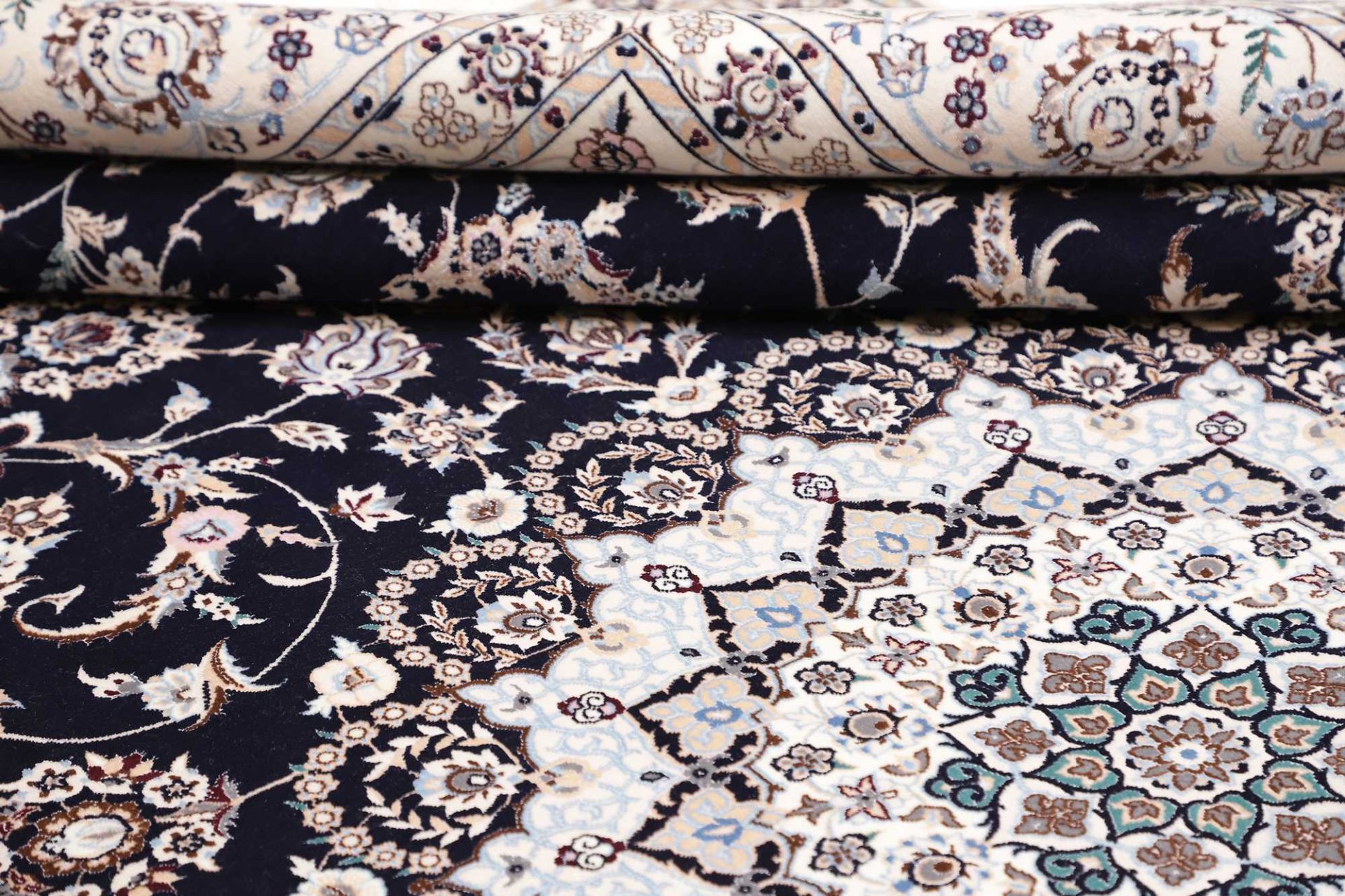 Nain Persian Rug 257 × 368 cm in Wool, hand-knotted - Image 11