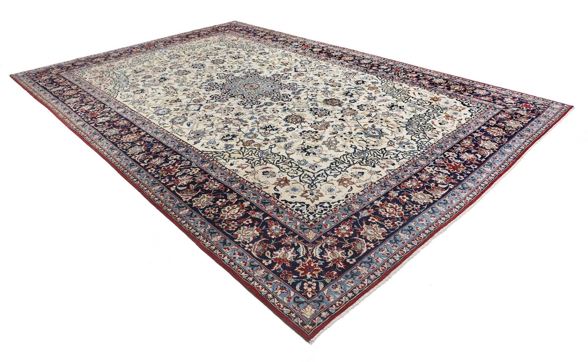 Alternative view of Kerman Persian Rug 311 × 464 cm in Wool, hand-knotted