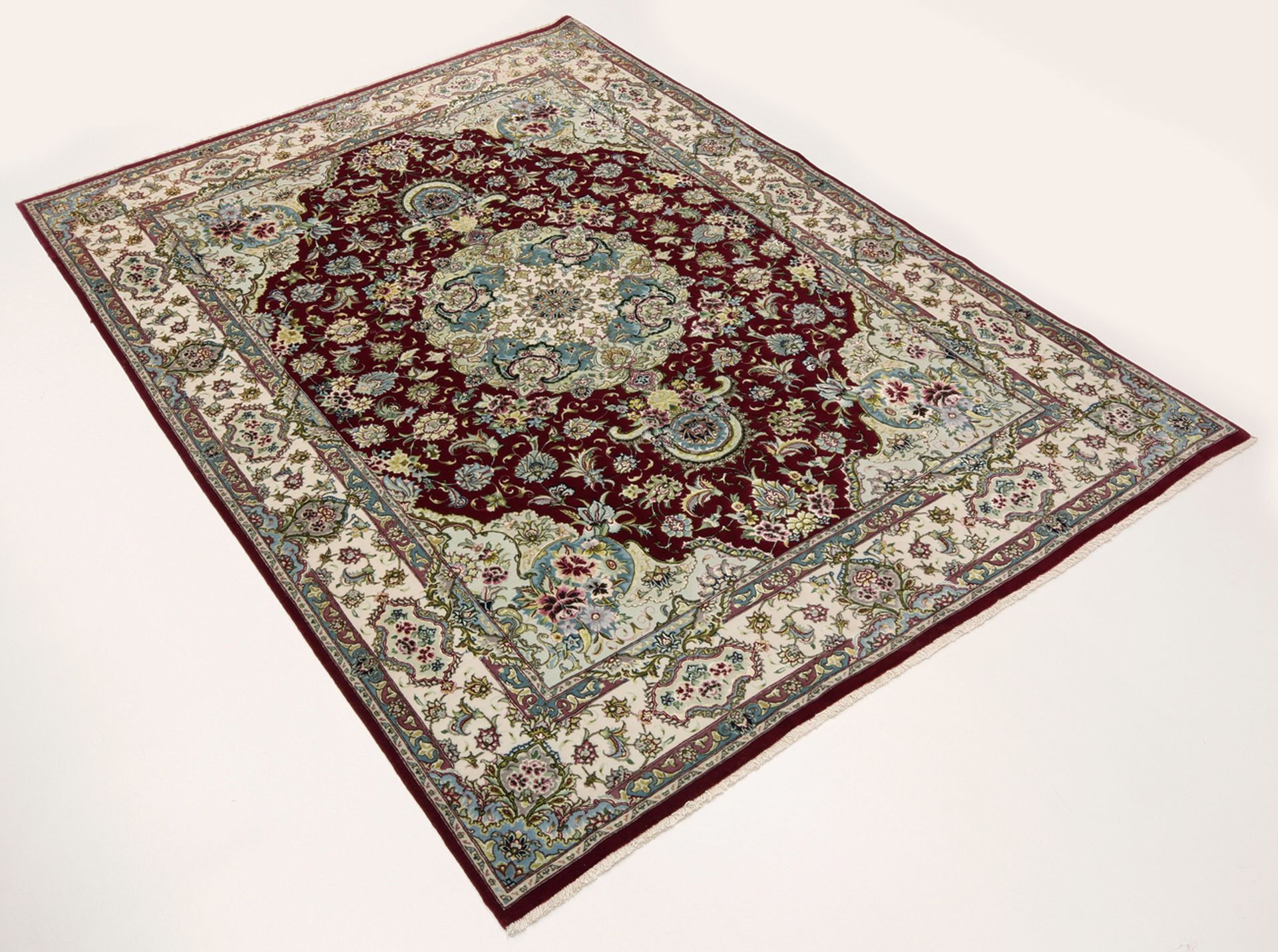 Alternative view of Tabriz Persian Rug 150 × 210 cm in Wool & Silk, hand-knotted