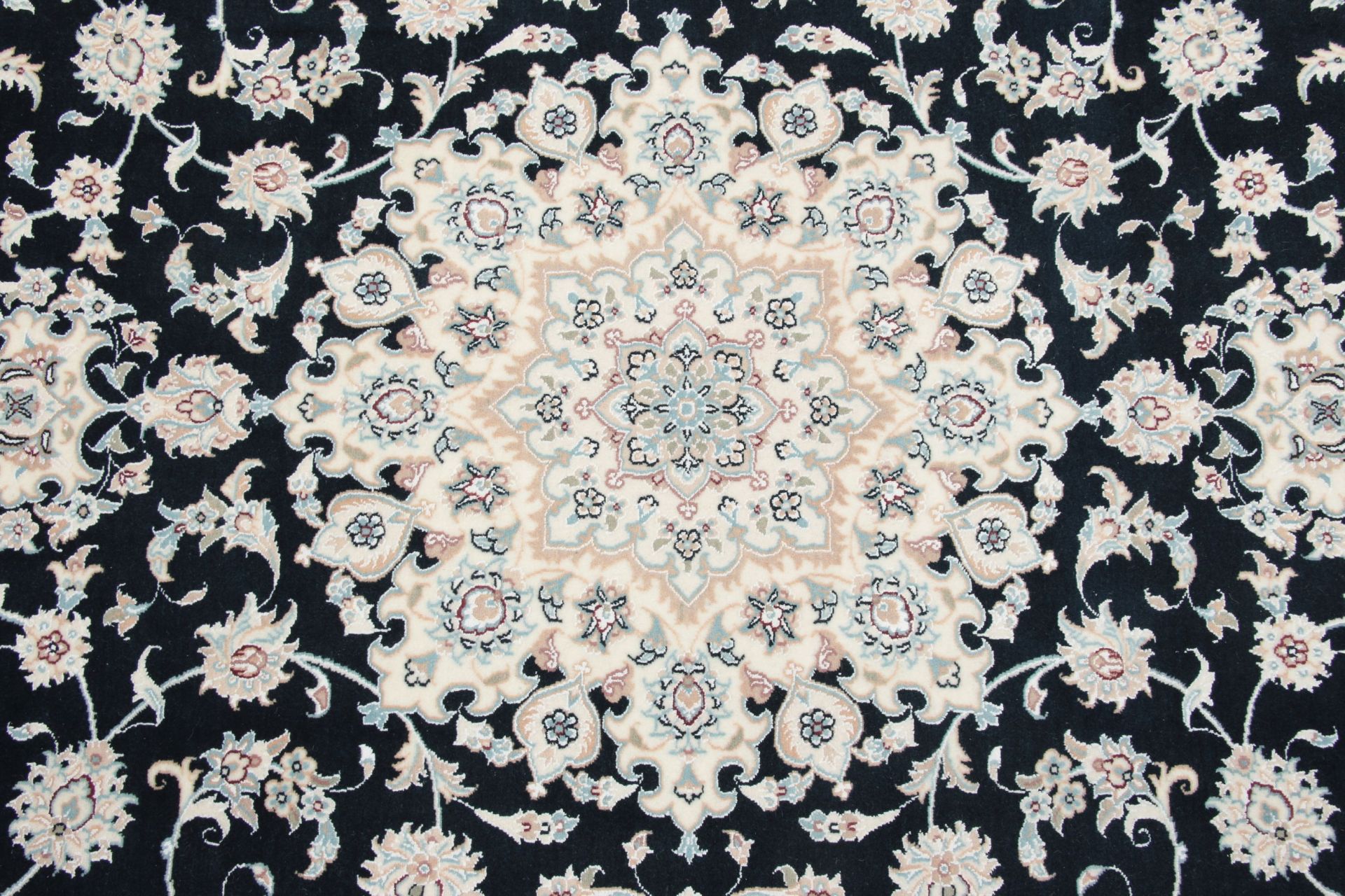 Wool & Silk Isfahan Persian Rug 205 × 310 cm, hand-knotted - Image 3