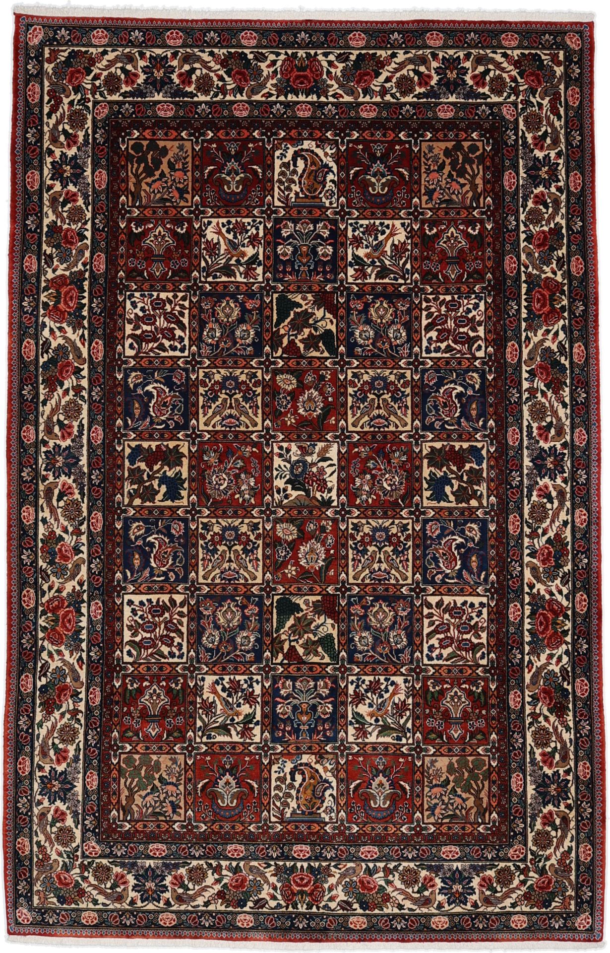 Wool Bakhtiari Persian Rug 208 × 310 cm, hand-knotted
