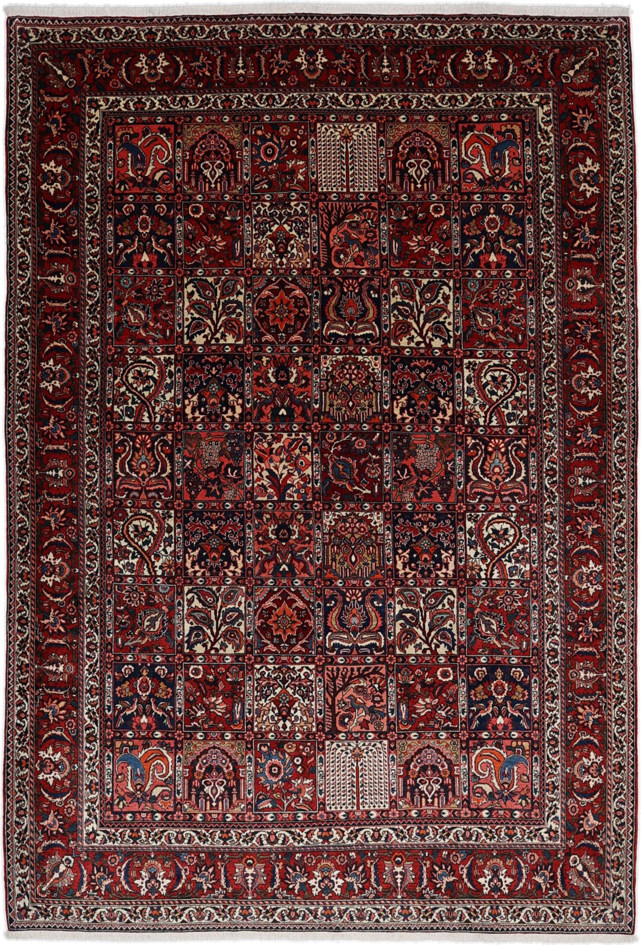 Bakhtiari Persian Rug 220 × 323 cm in Wool, hand-knotted