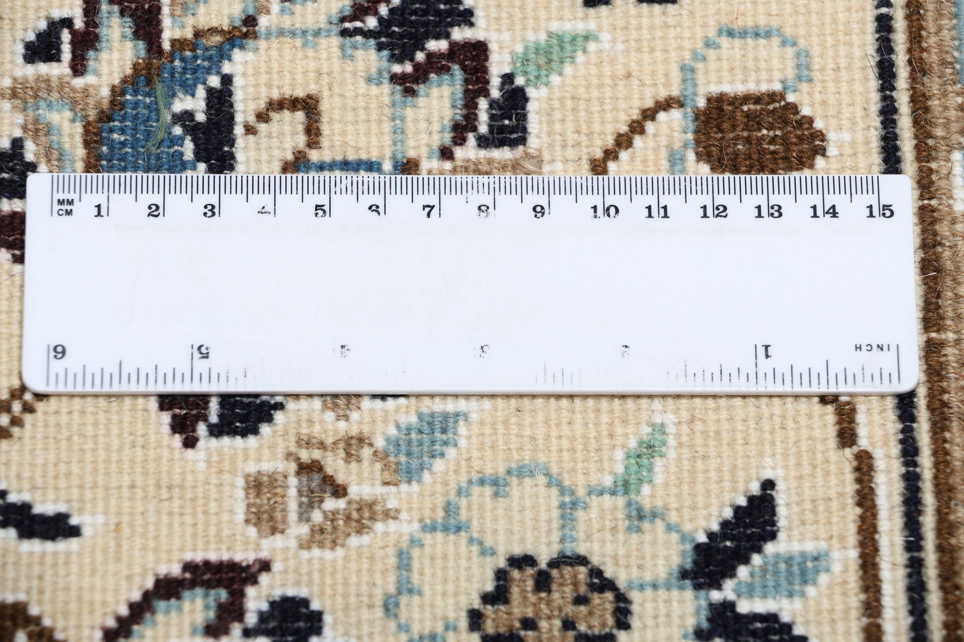 Hand-Knotted Nain Persian Rug, 193 × 300 cm, Wool - Image 11