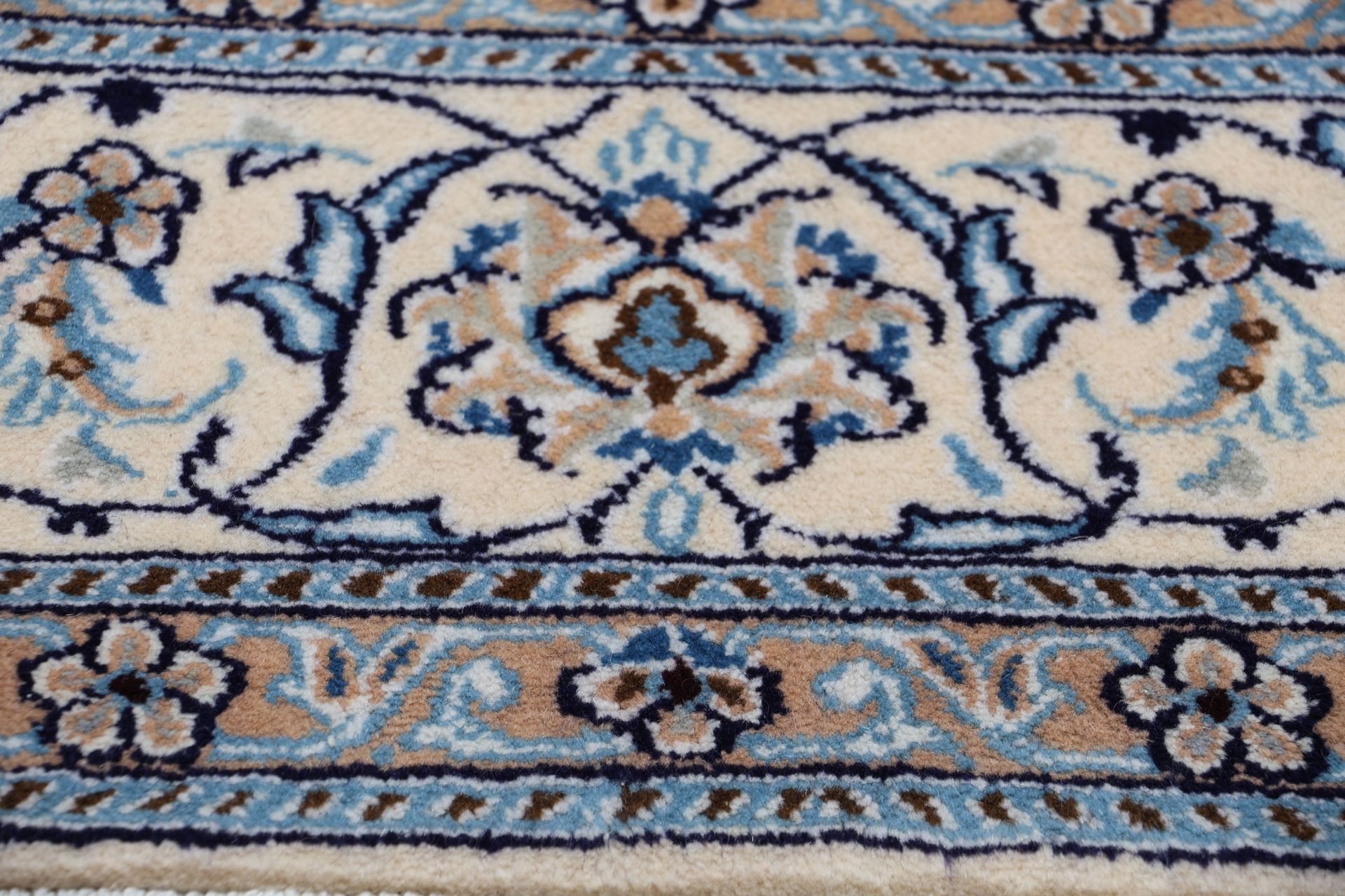 Hand-Knotted Nain Persian Rug, 196 × 306 cm, Wool - Image 7