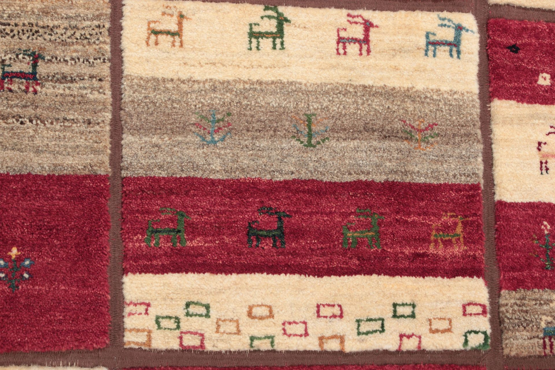 Gabbeh Persian Rug 202 × 305 cm in Wool, hand-knotted - Image 3