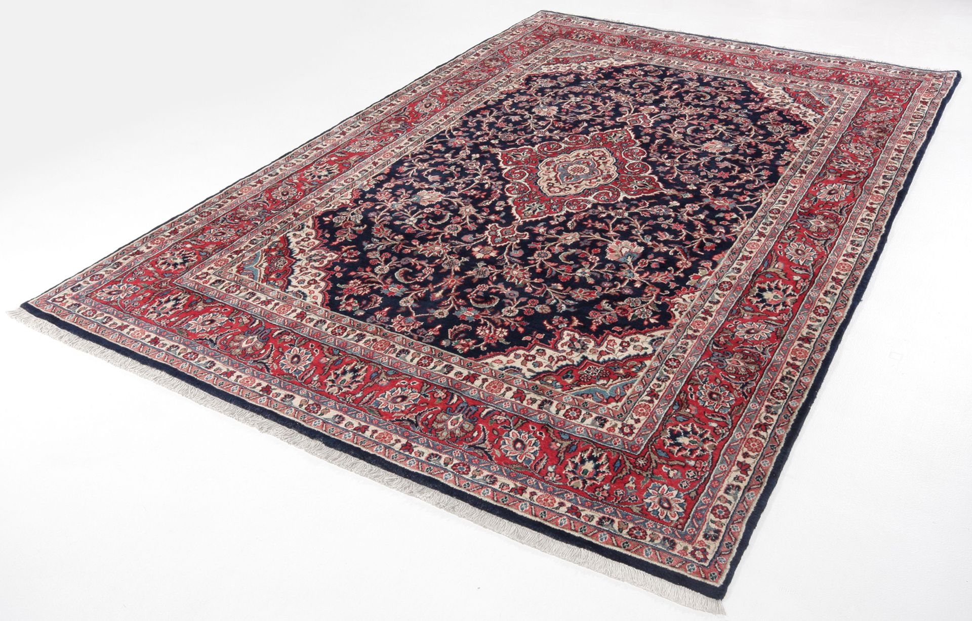 Alternative view of Bijar Persian Rug 210 × 317 cm in Wool, hand-knotted