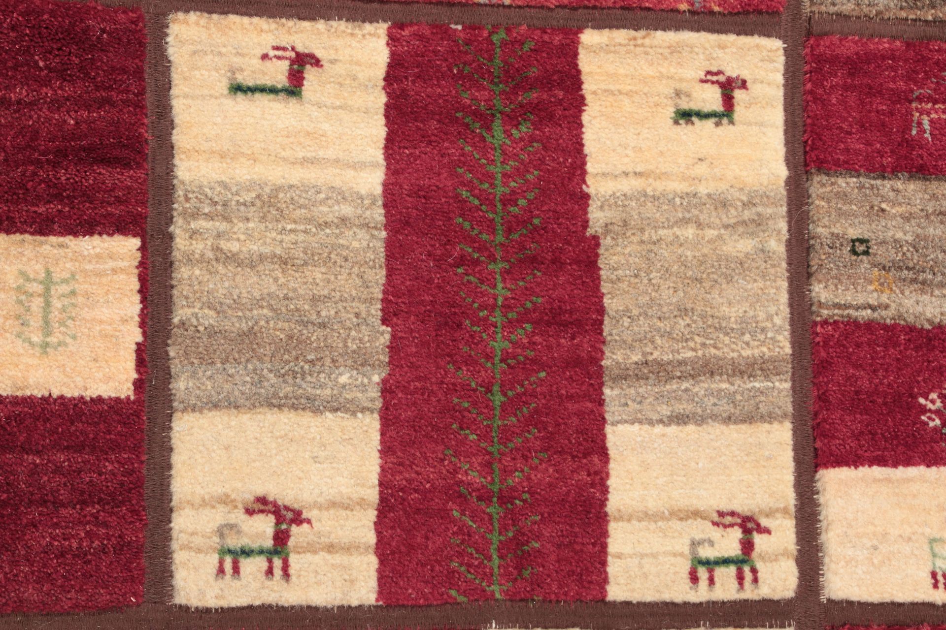 Gabbeh Persian Rug 205 × 304 cm in Wool, hand-knotted - Image 3