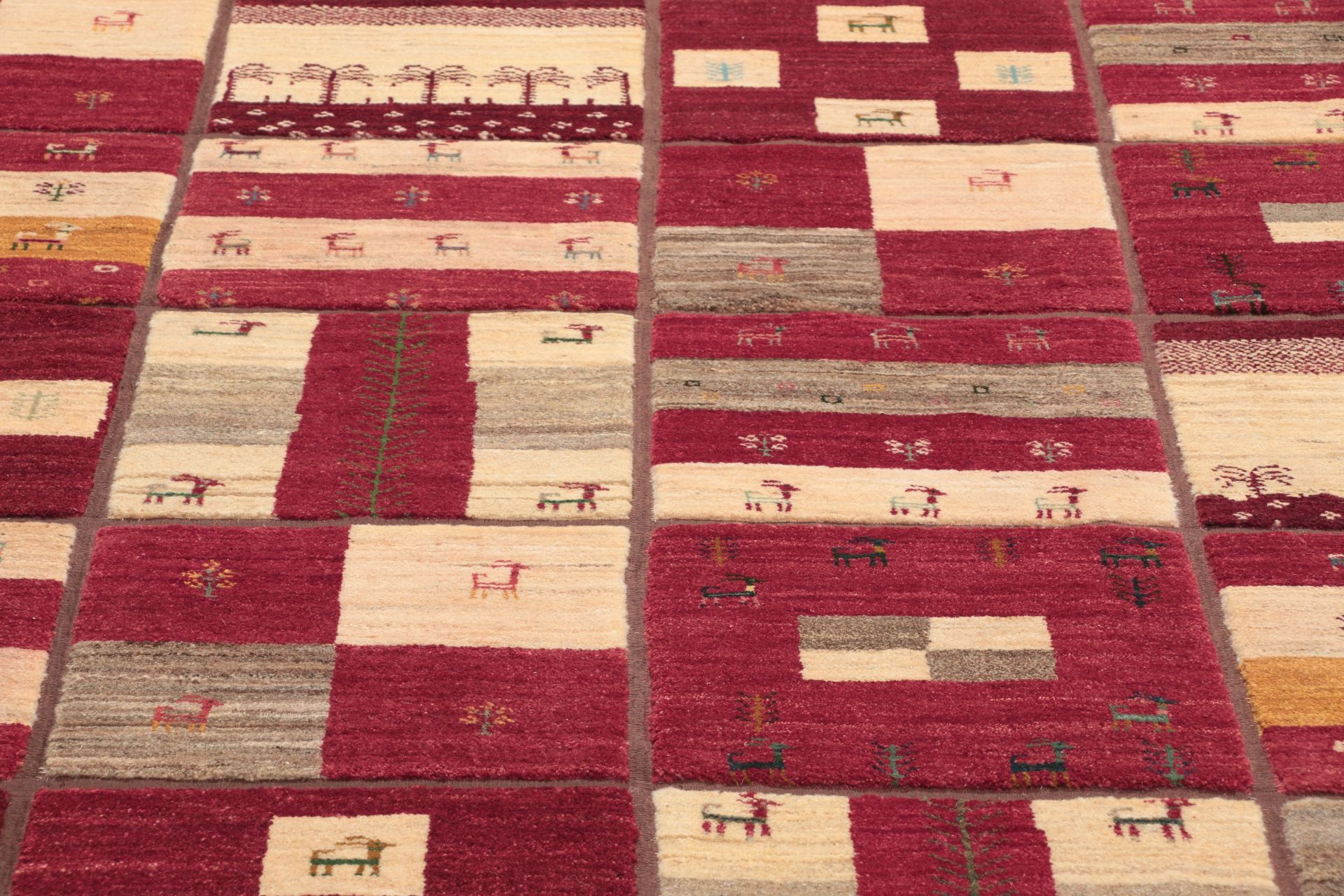 Gabbeh Persian Rug 205 × 304 cm in Wool, hand-knotted - Image 4