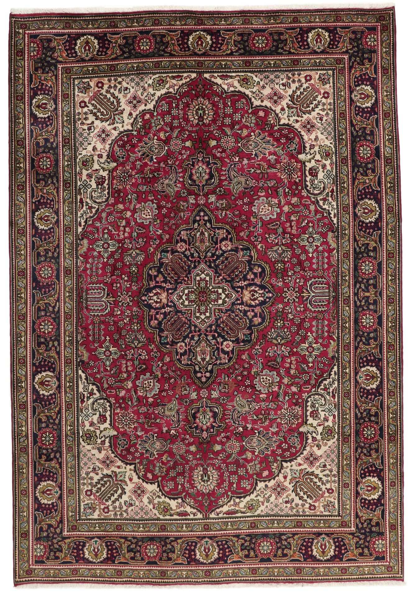 Tabriz Persian Rug 200 × 296 cm, hand-knotted