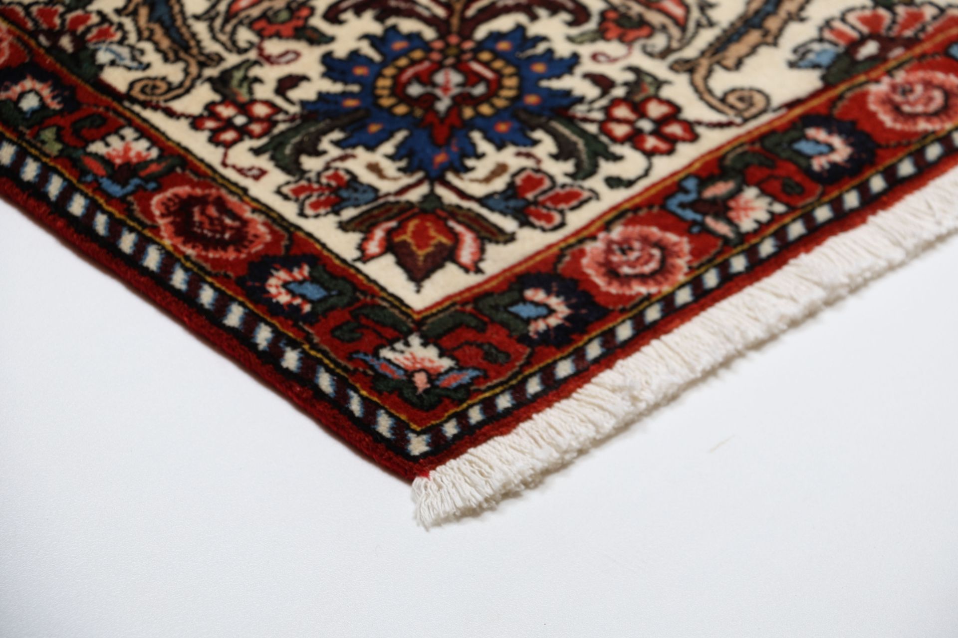 Wool Bakhtiari Persian Rug 205 × 302 cm, hand-knotted - Image 6