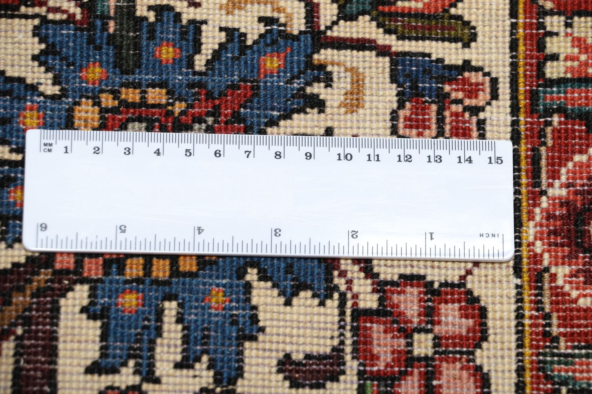 Wool Bakhtiari Persian Rug 205 × 302 cm, hand-knotted - Image 11