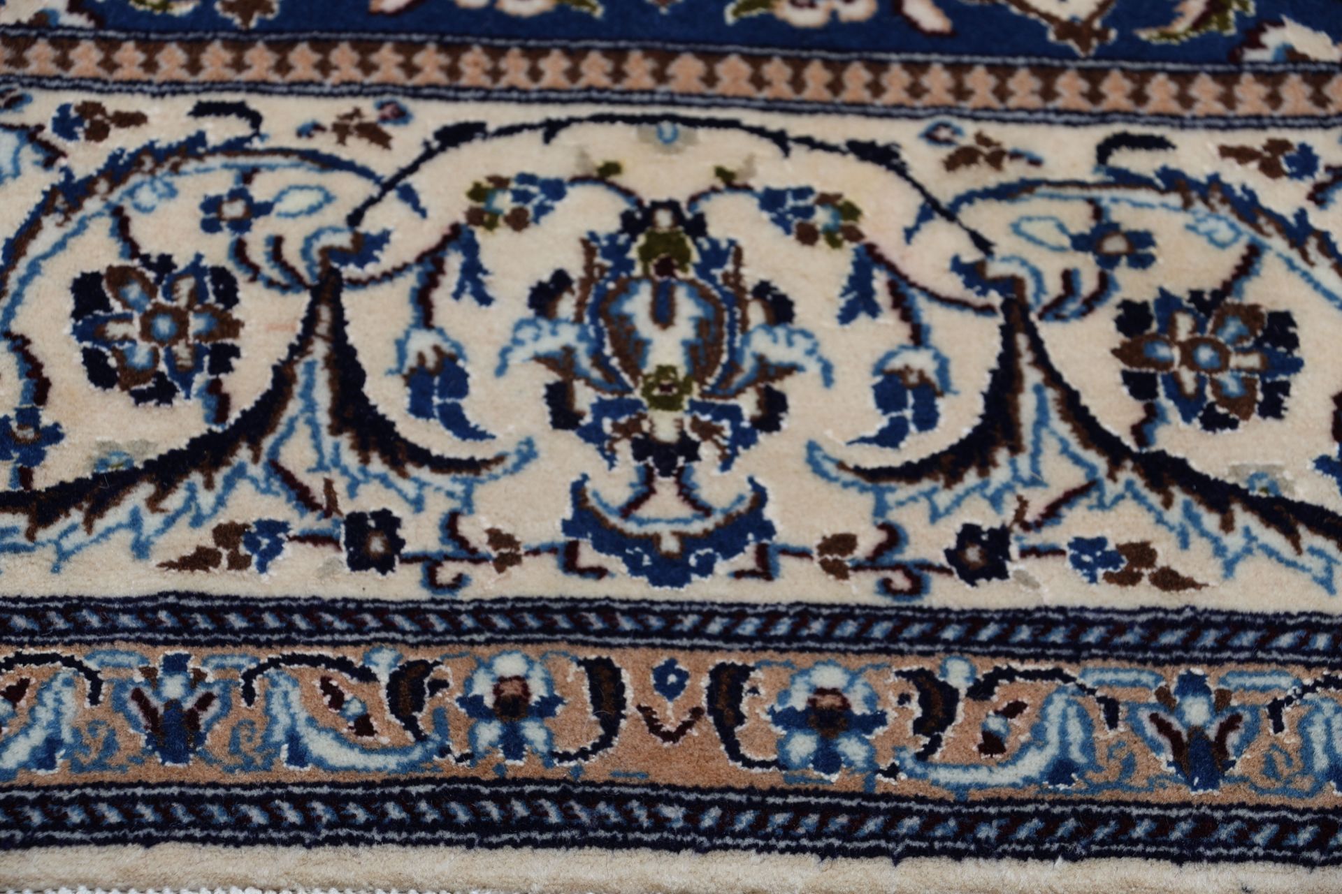Nain Persian Rug 193 × 290 cm in Wool, hand-knotted - Image 7