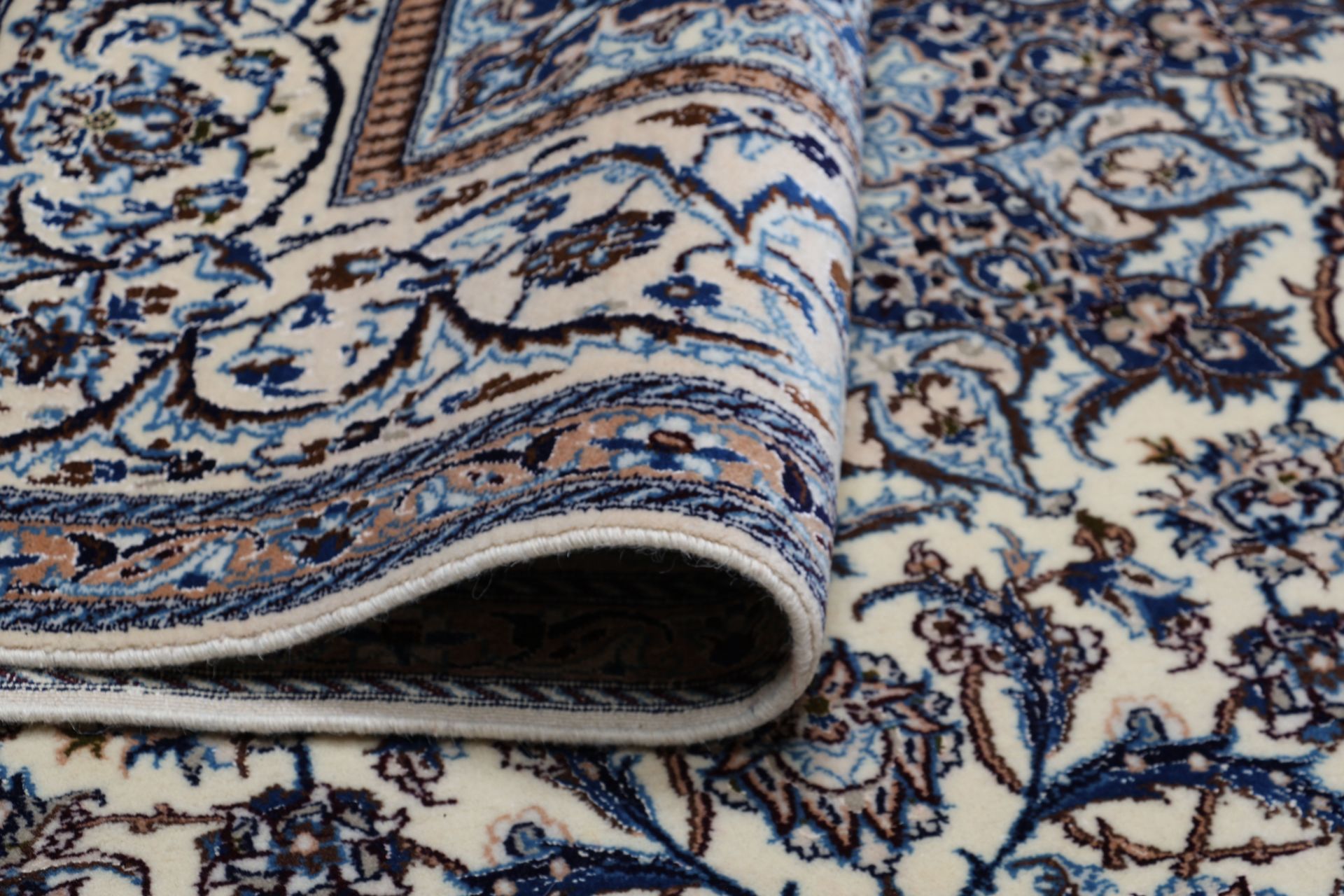 Nain Persian Rug 193 × 290 cm in Wool, hand-knotted - Image 10