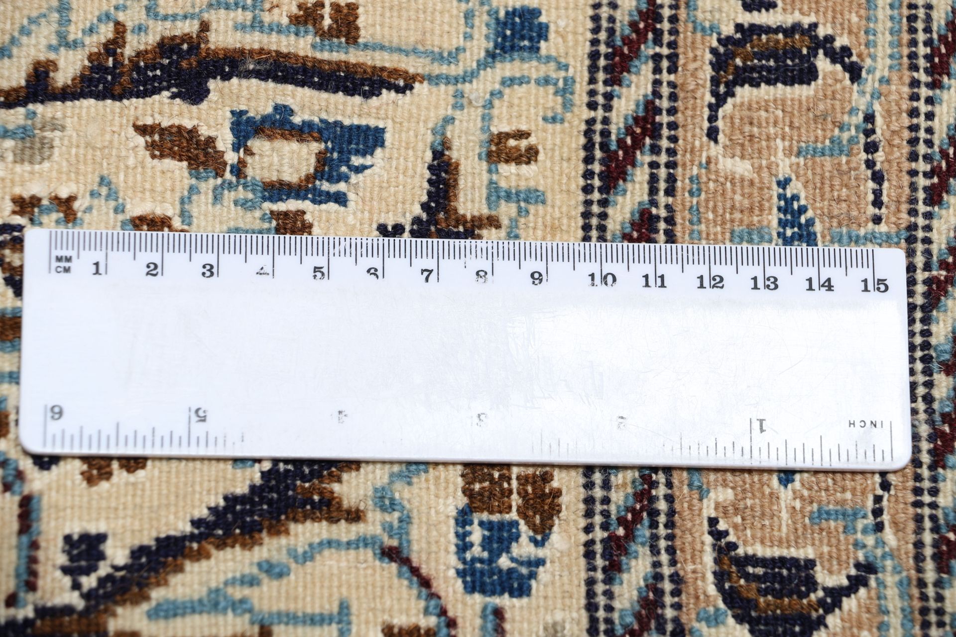 Nain Persian Rug 193 × 290 cm in Wool, hand-knotted - Image 11