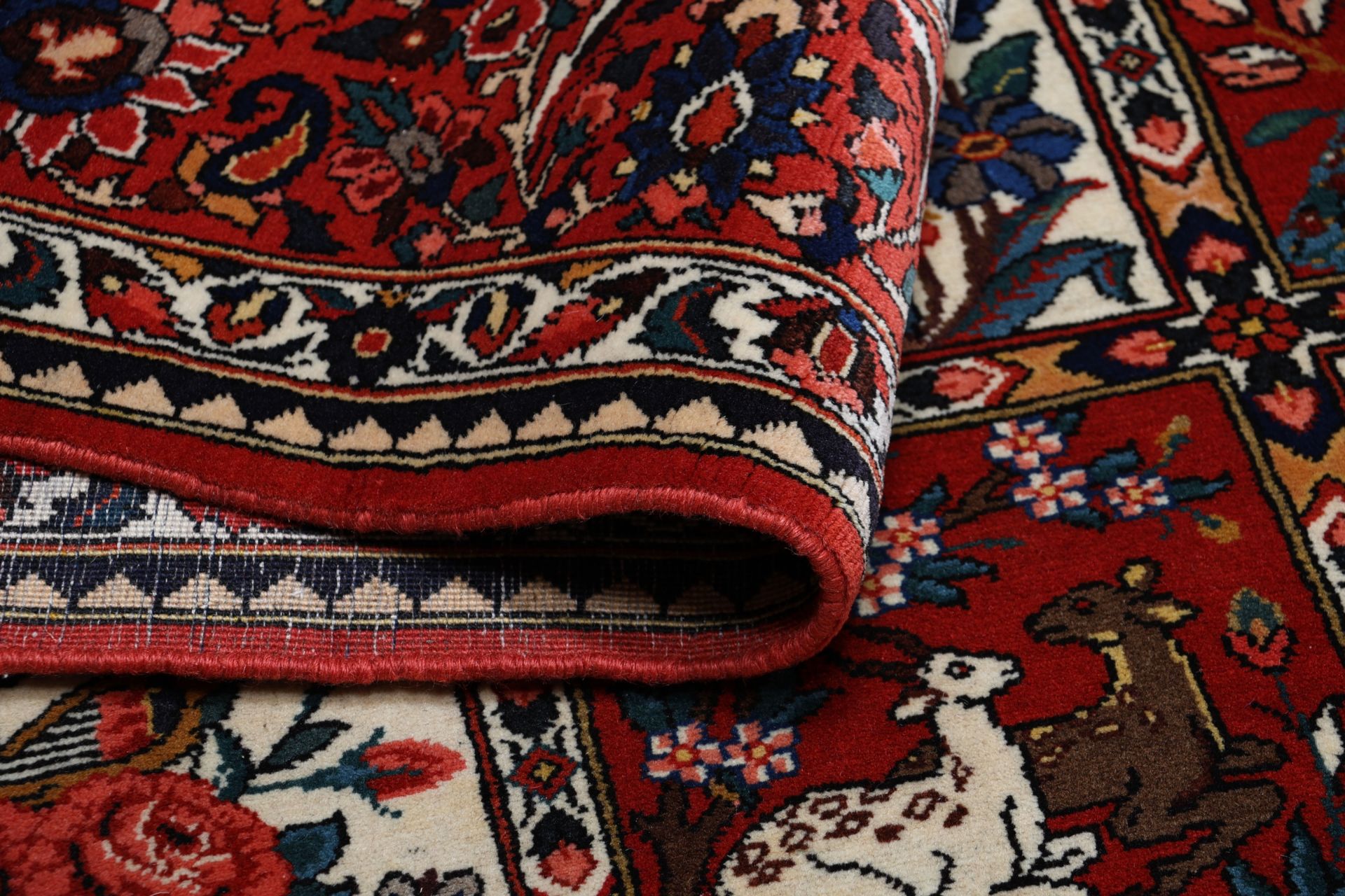 Wool Bakhtiari Persian Rug 215 × 323 cm, hand-knotted - Image 10