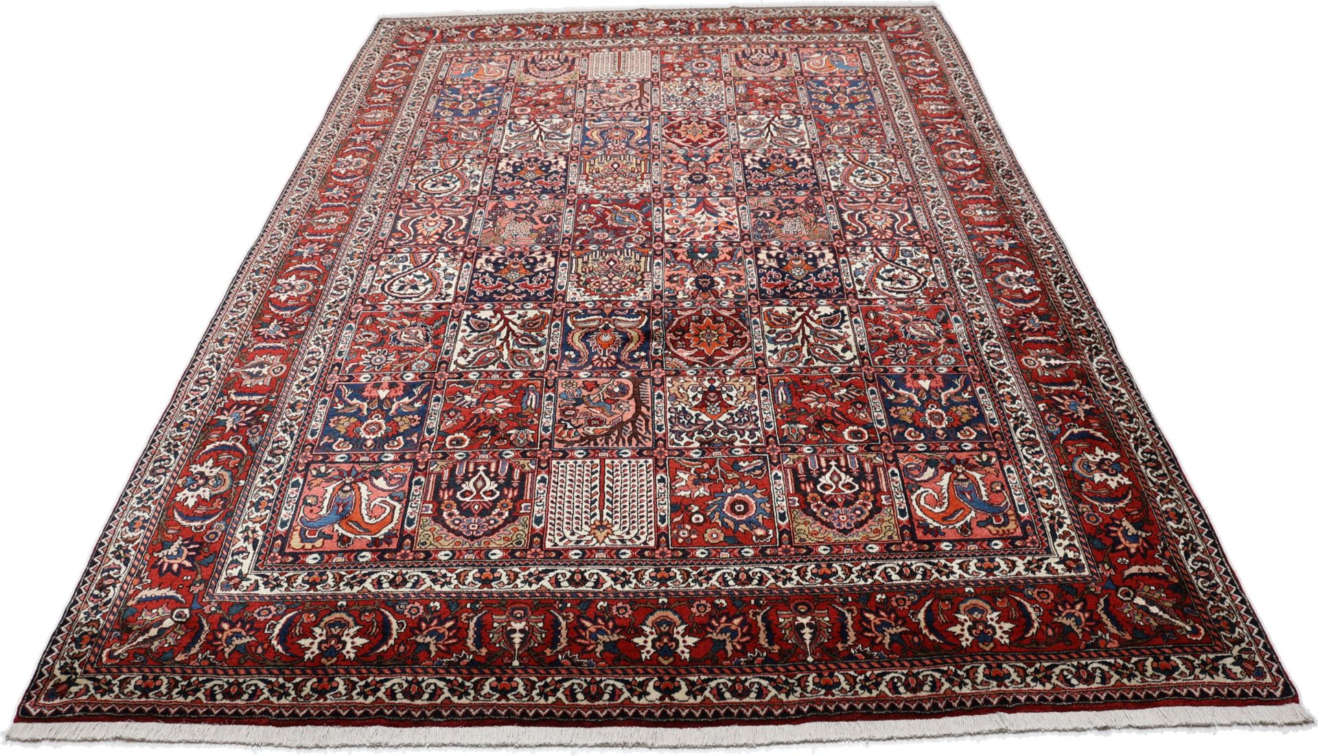 Alternative view of Bakhtiari Persian Rug 220 × 323 cm in Wool, hand-knotted