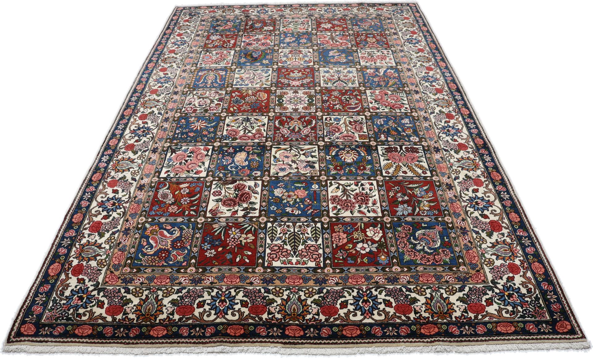 Alternative view of Wool Bakhtiari Persian Rug 208 × 312 cm, hand-knotted