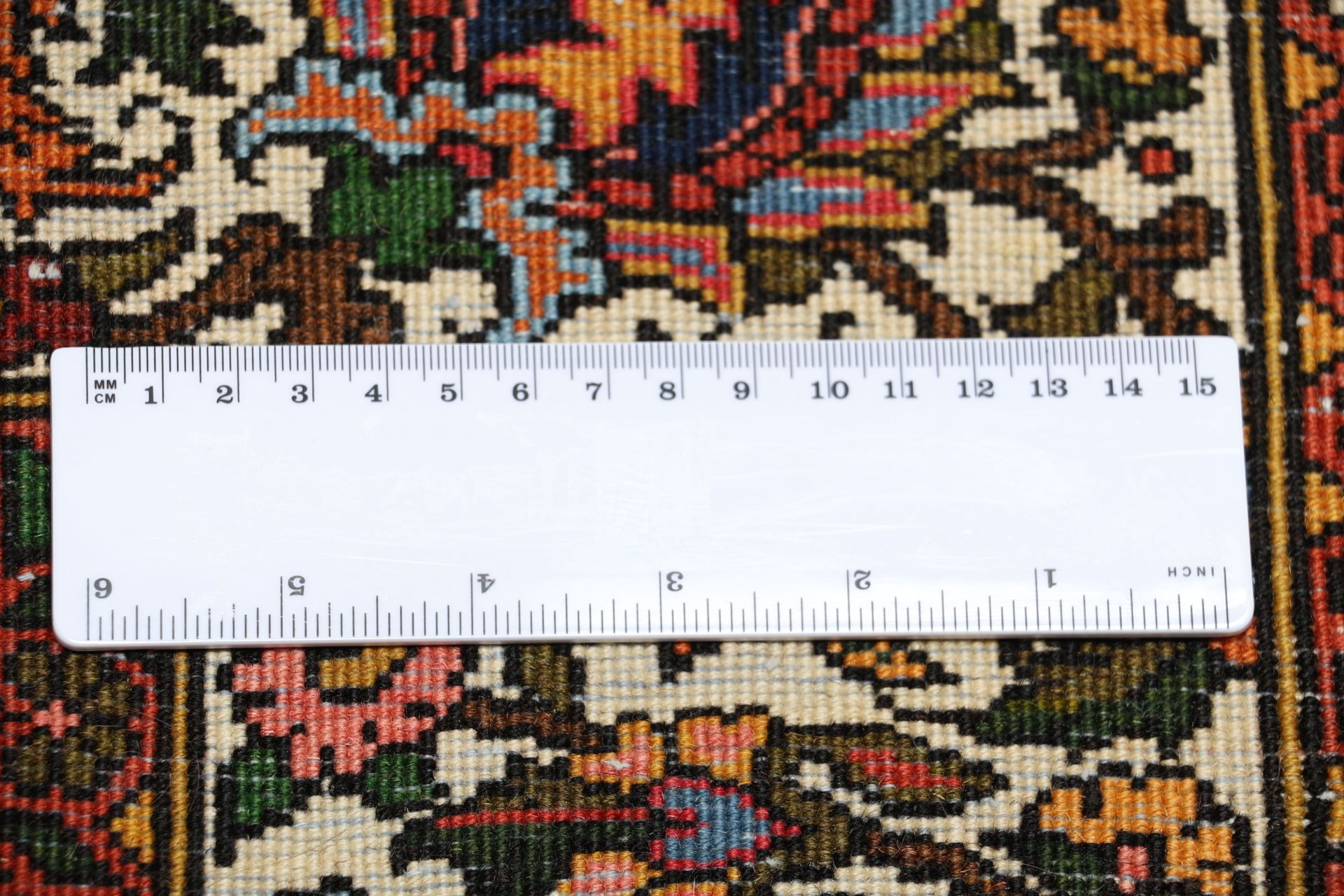 Wool Bakhtiari Persian Rug 197 × 296 cm, hand-knotted - Image 11