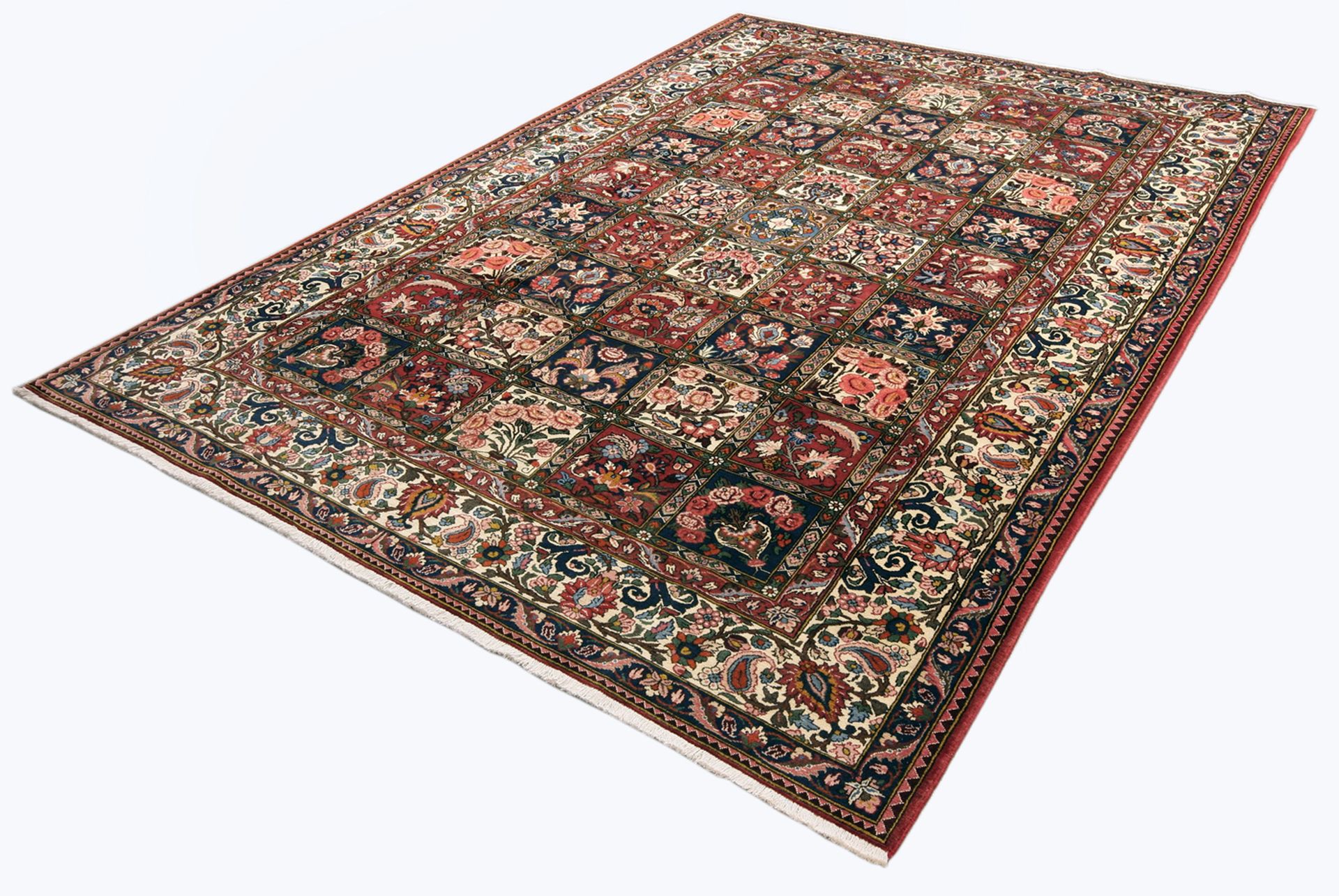 Alternative view of Wool Bakhtiari Persian Rug 212 × 310 cm, hand-knotted