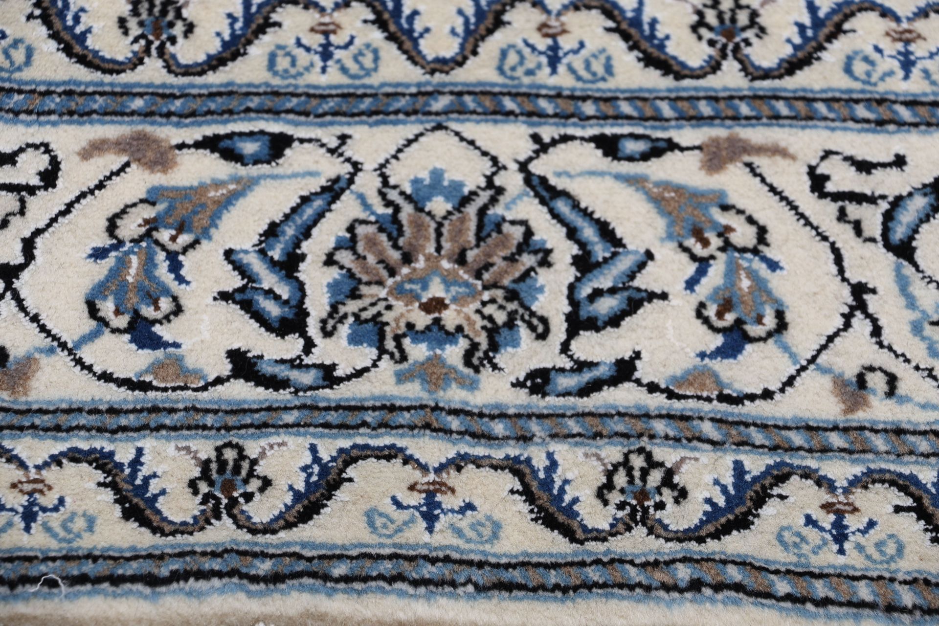 Hand-Knotted Nain Persian Rug, 196 × 299 cm, Wool - Image 7