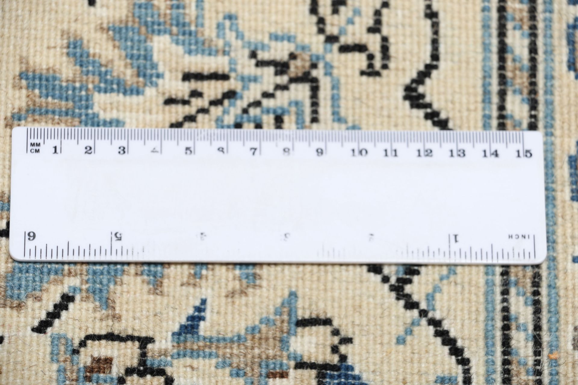 Hand-Knotted Nain Persian Rug, 196 × 299 cm, Wool - Image 11