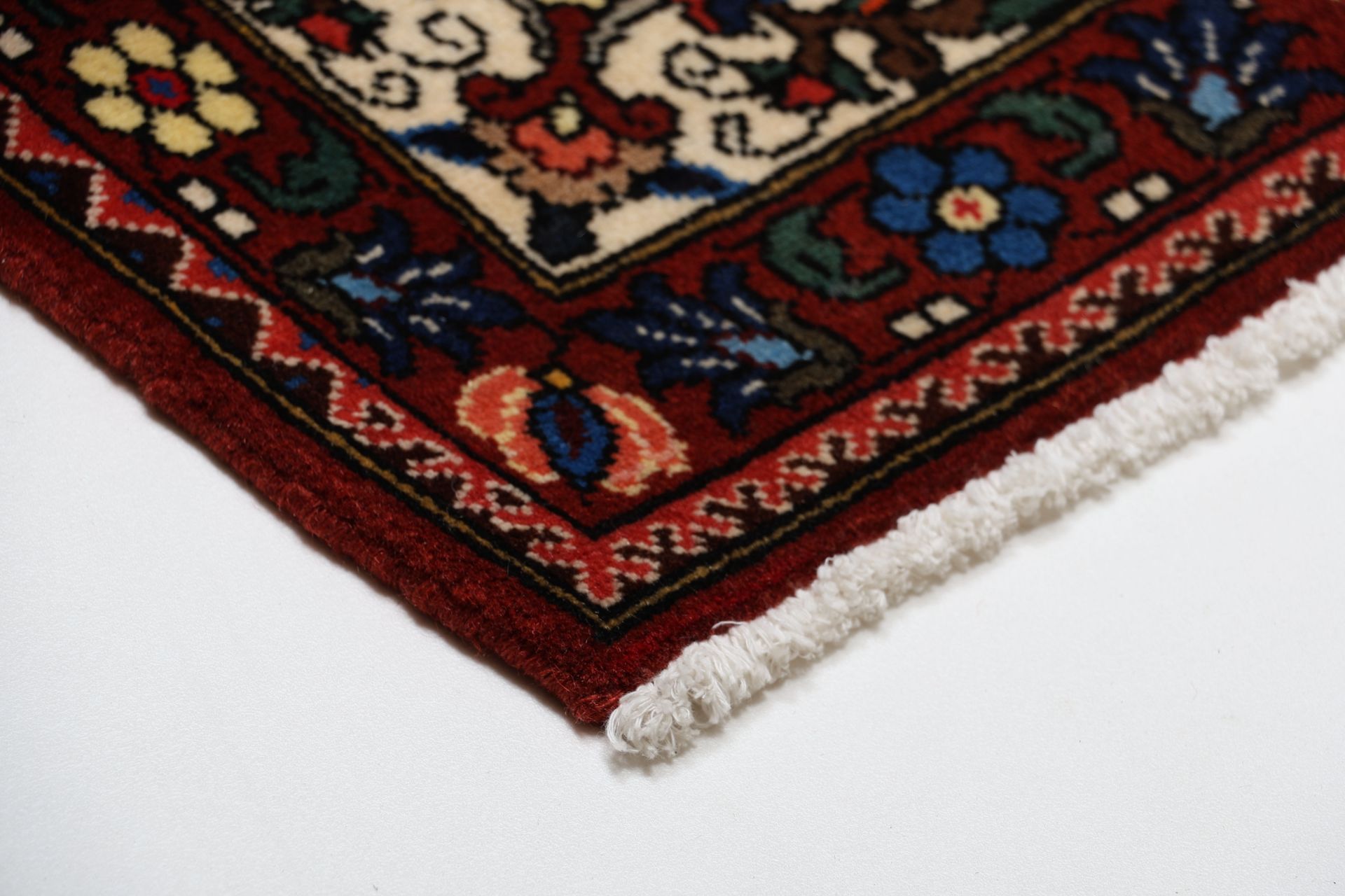 Wool Bakhtiari Persian Rug 205 × 315 cm, hand-knotted - Image 6