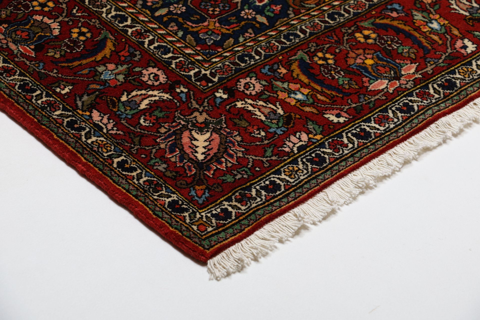 Hand-Knotted Bakhtiari Persian Rug, 200 × 300 cm, Wool - Image 6