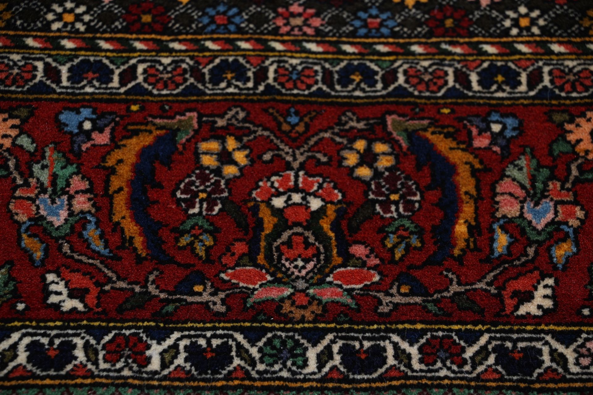 Hand-Knotted Bakhtiari Persian Rug, 200 × 300 cm, Wool - Image 7