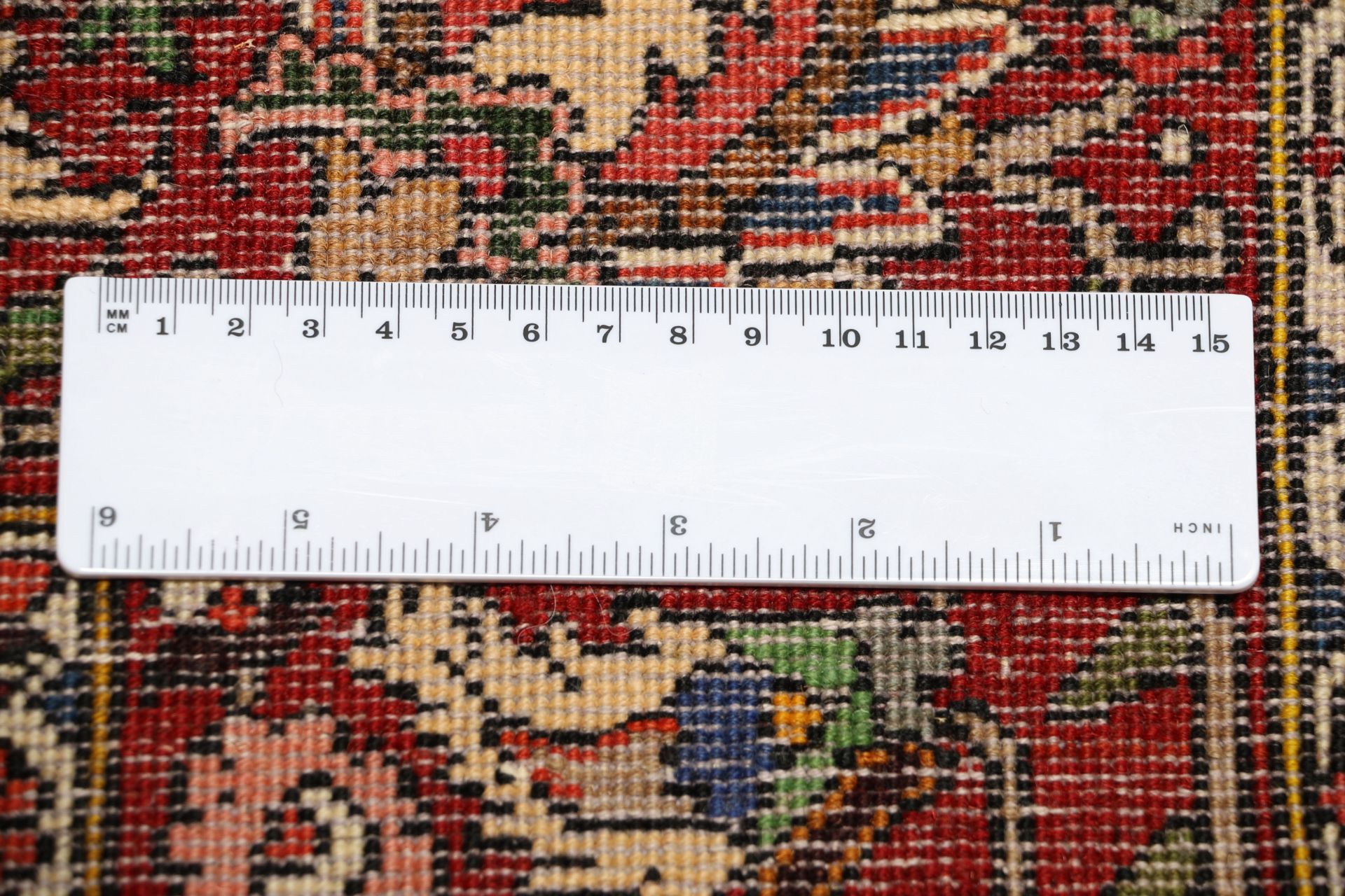 Hand-Knotted Bakhtiari Persian Rug, 200 × 300 cm, Wool - Image 11