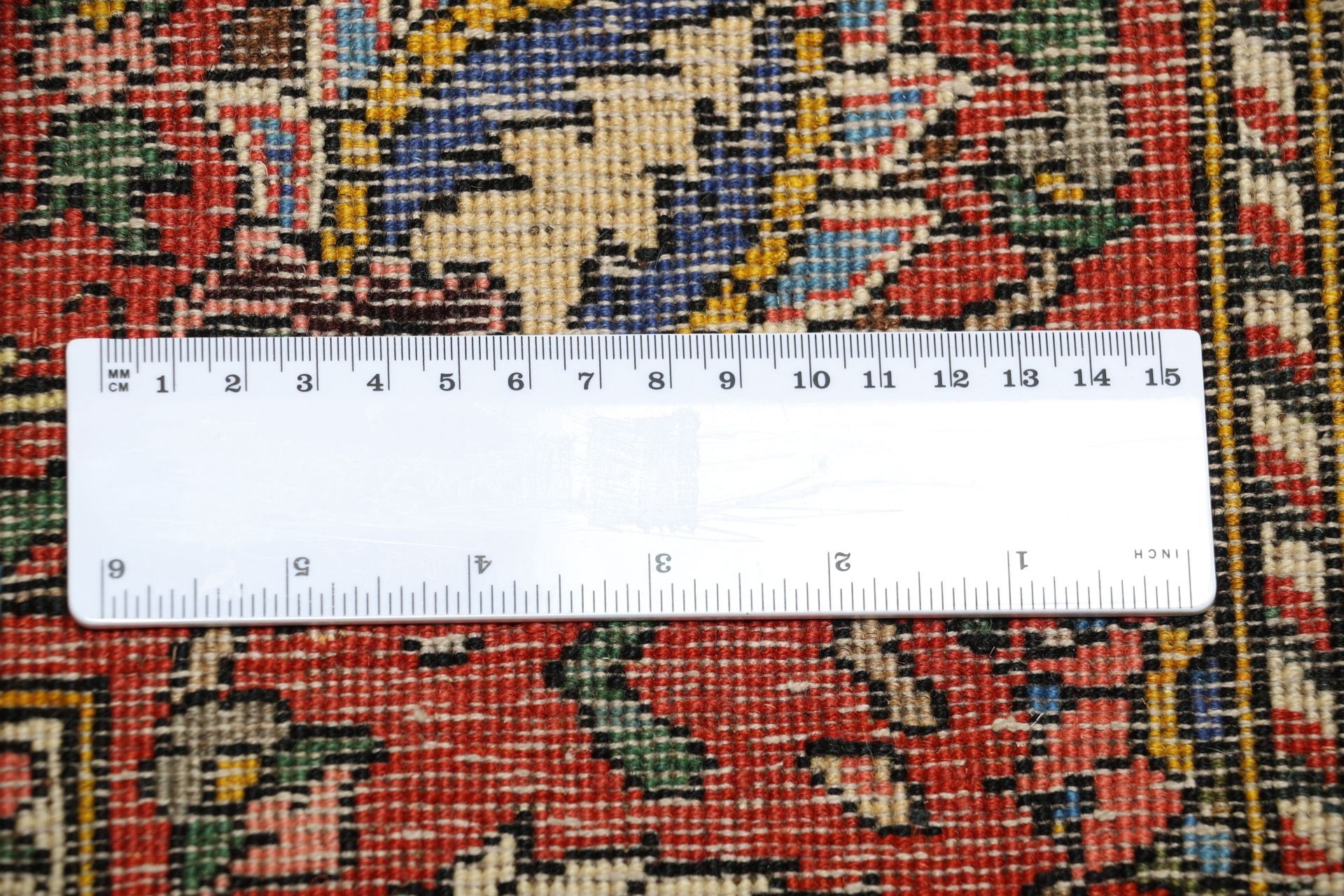 Bakhtiari Persian Rug 208 × 300 cm in Wool, hand-knotted - Image 11