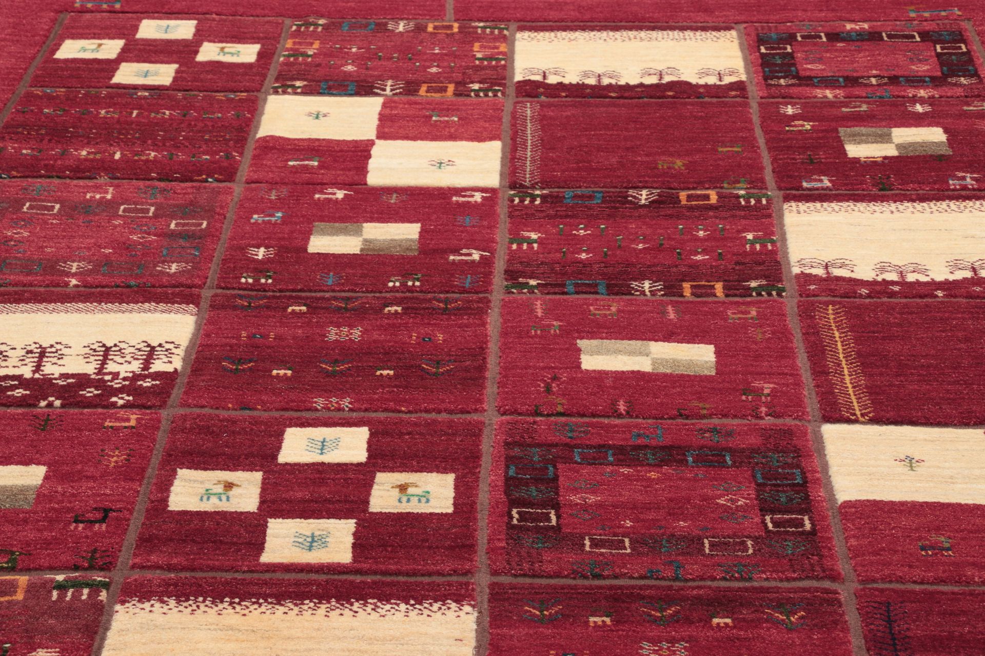 Hand-Knotted Gabbeh Persian Rug, 205 × 300 cm, Wool - Image 4