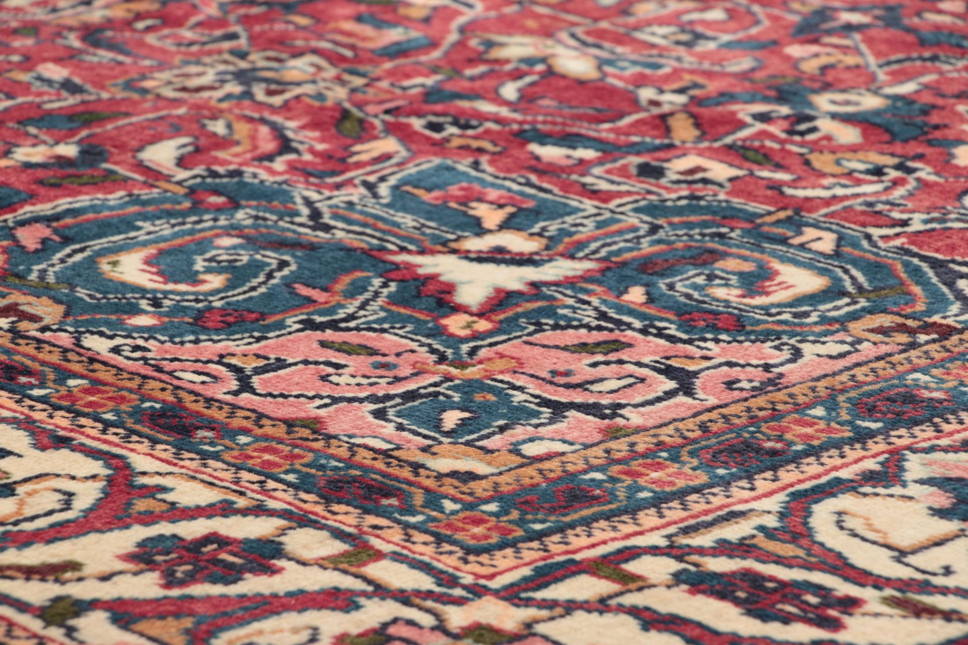 Hand-Knotted Hamadan Persian Rug, 213 × 313 cm - Image 5