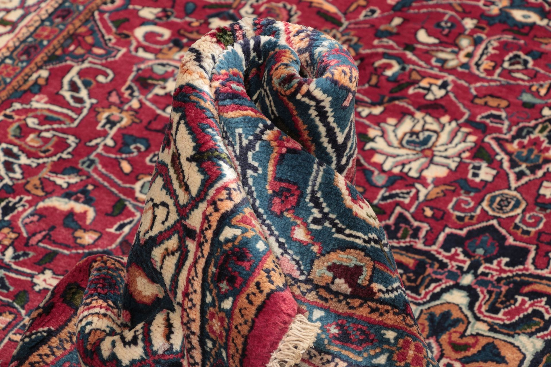 Hand-Knotted Hamadan Persian Rug, 213 × 313 cm - Image 10
