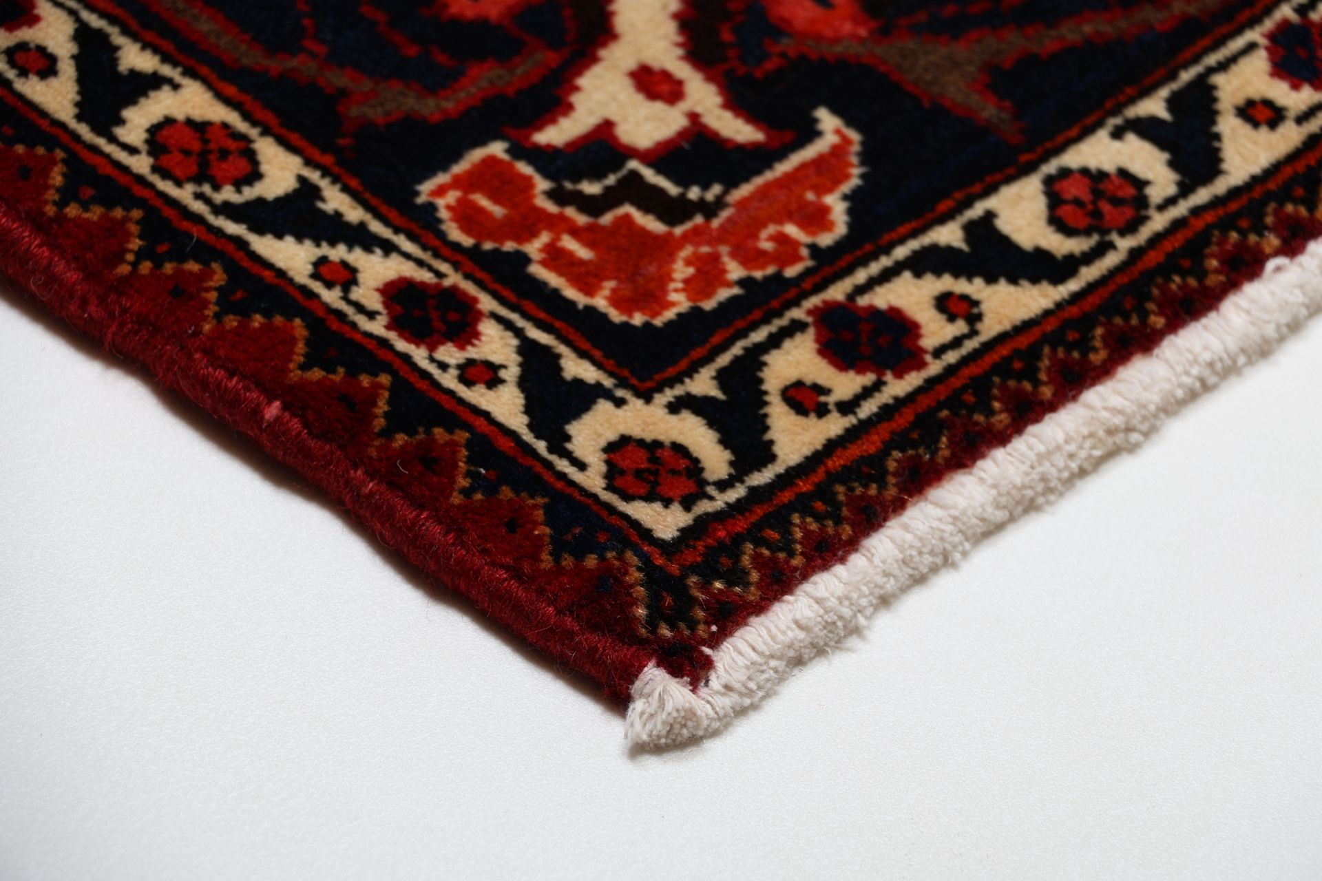 Bakhtiari Persian Rug 210 × 310 cm in Wool, hand-knotted - Image 6