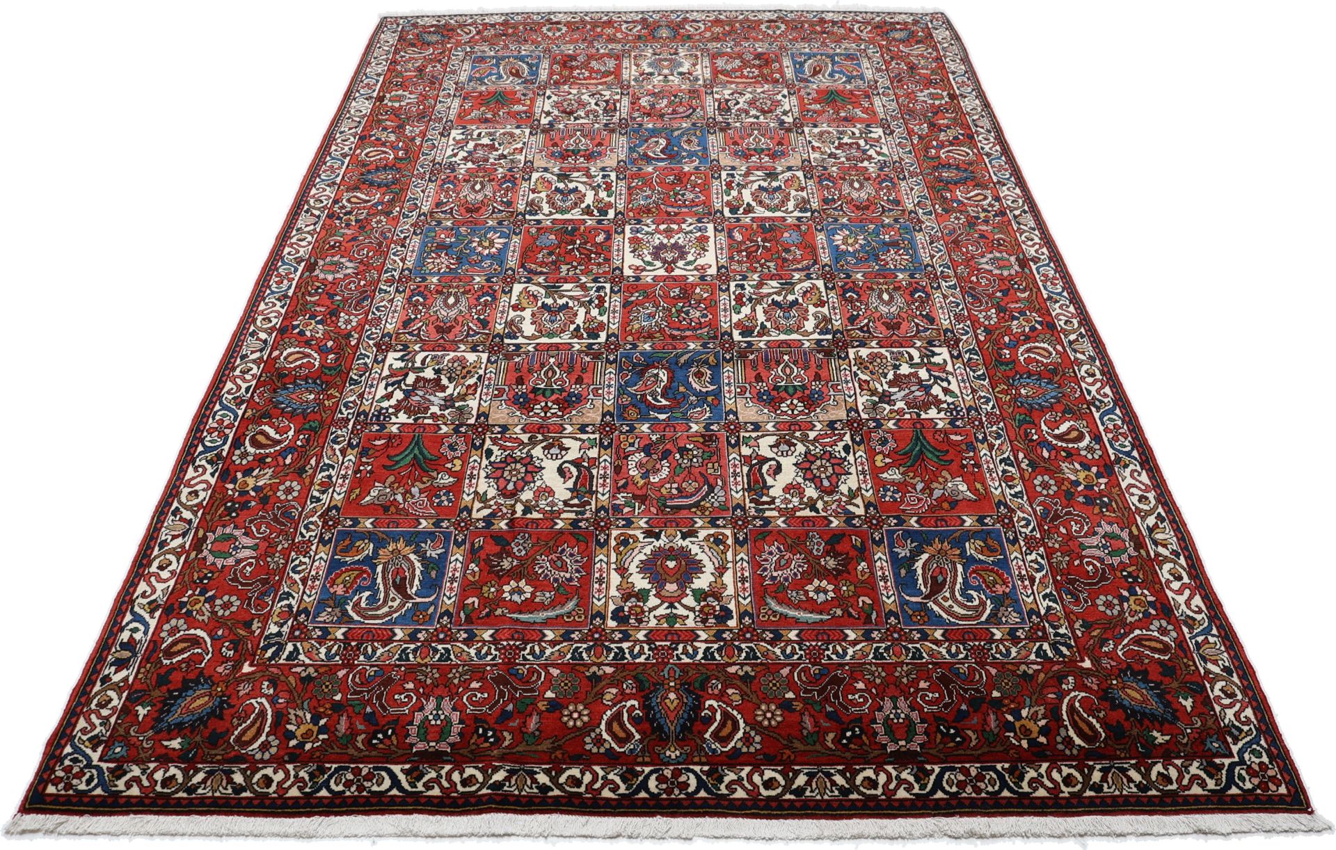 Alternative view of Bakhtiari Persian Rug 213 × 313 cm in Wool, hand-knotted