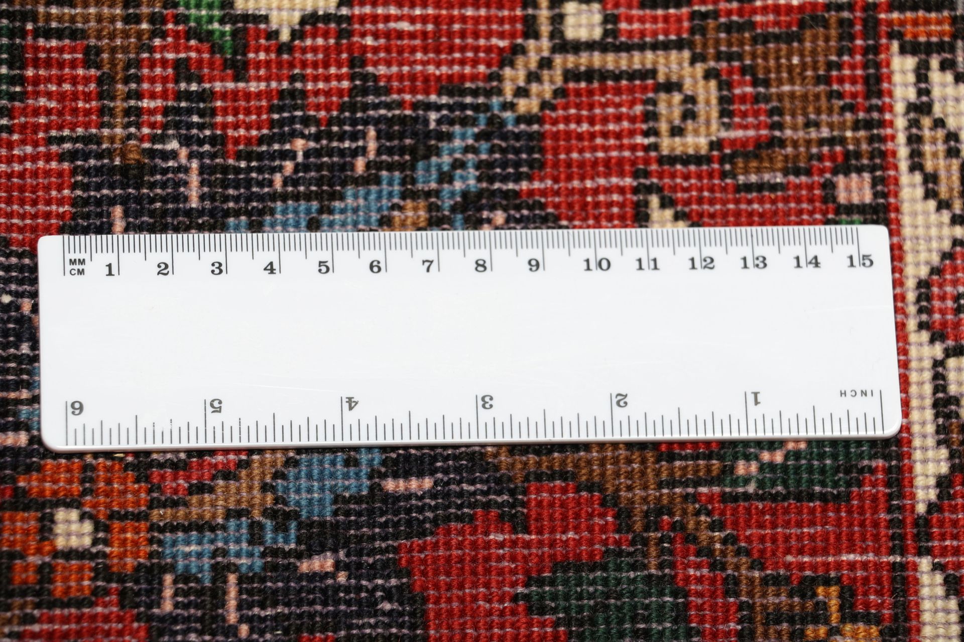 Bakhtiari Persian Rug 213 × 313 cm in Wool, hand-knotted - Image 11