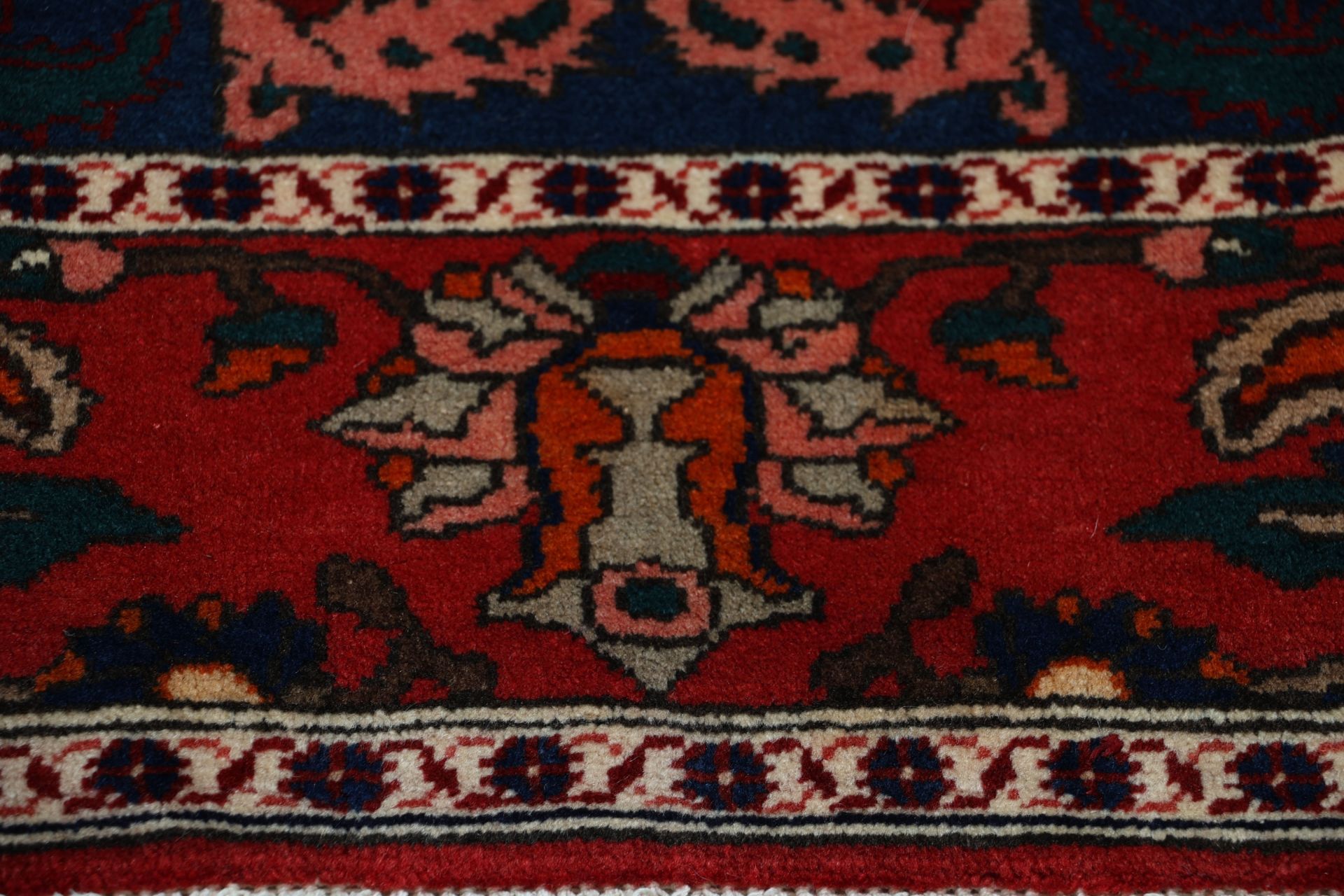 Wool Bakhtiari Persian Rug 200 × 315 cm, hand-knotted - Image 7