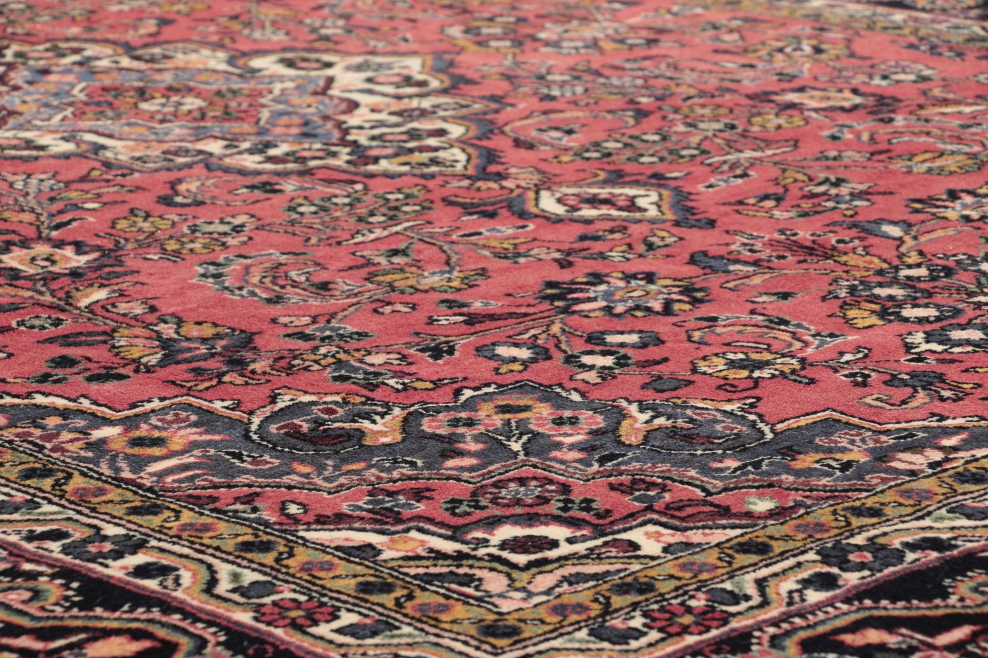 Hand-Knotted Hamadan Persian Rug, 223 × 310 cm - Image 5