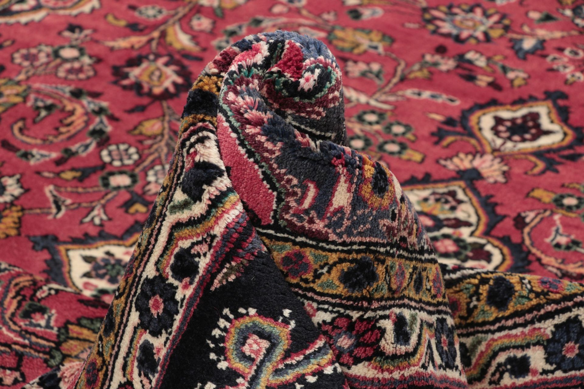 Hand-Knotted Hamadan Persian Rug, 223 × 310 cm - Image 10