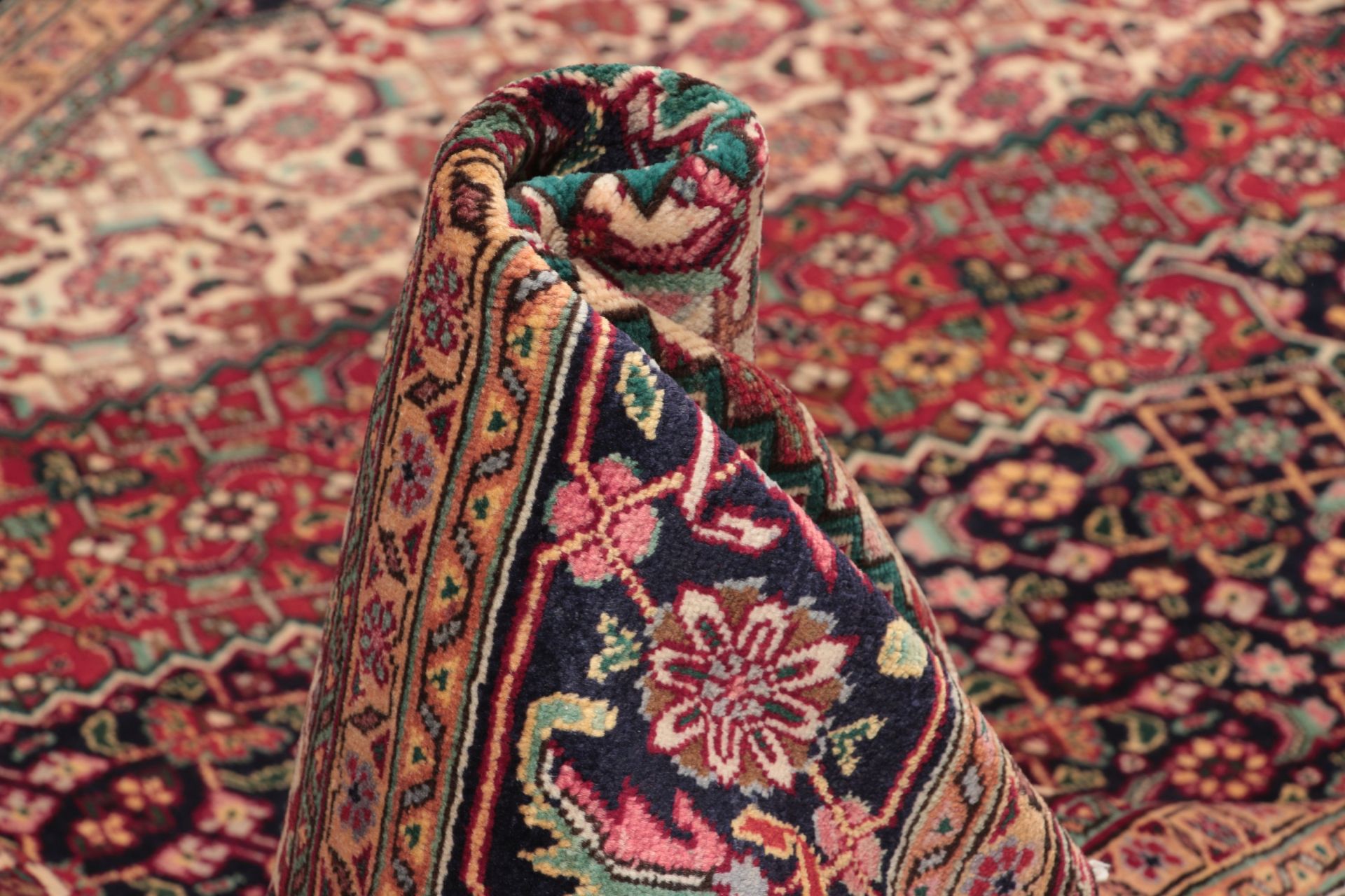 Hand-Knotted Tabriz Persian Rug, 215 × 300 cm - Image 10