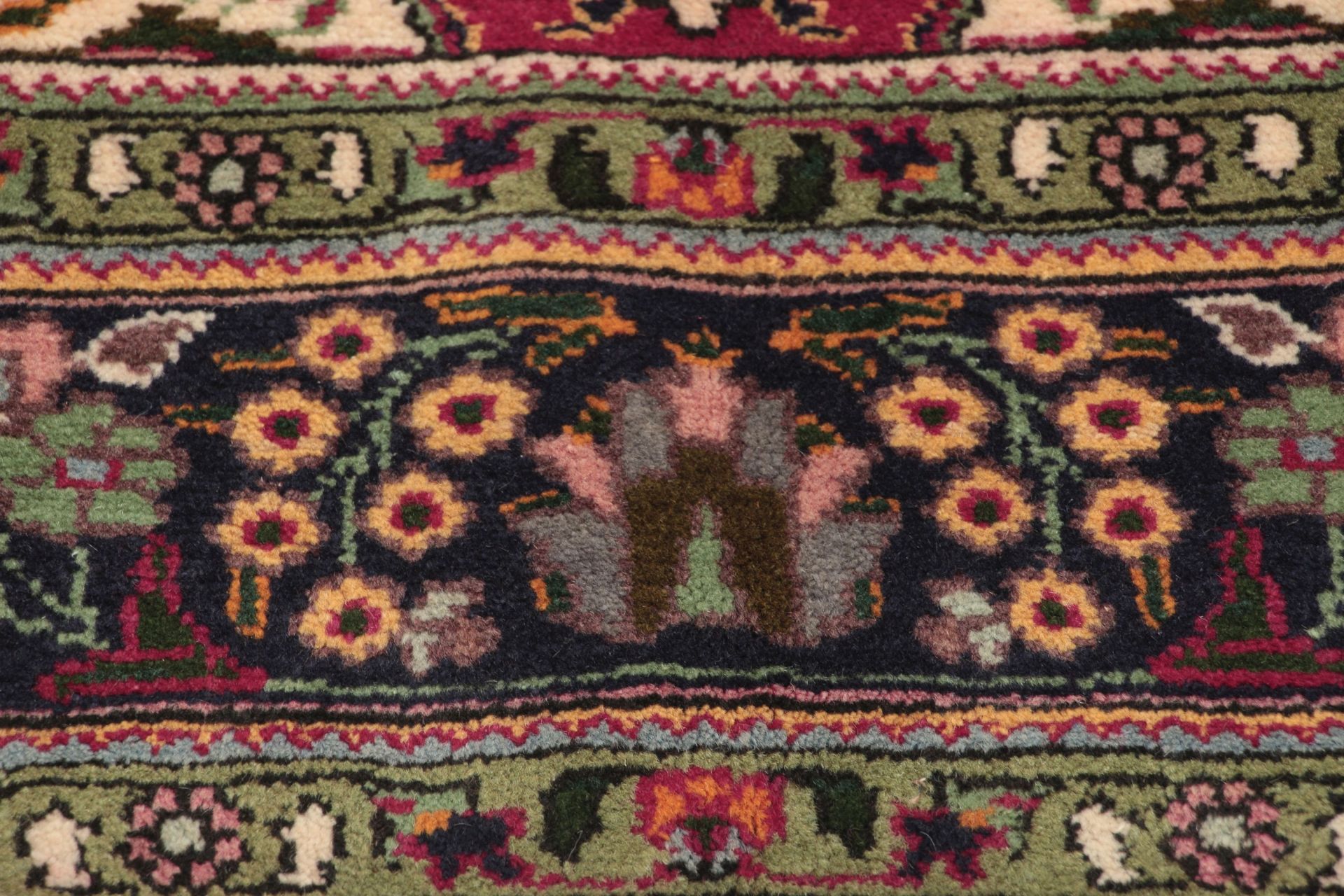 Hand-Knotted Tabriz Persian Rug, 214 × 300 cm - Image 7