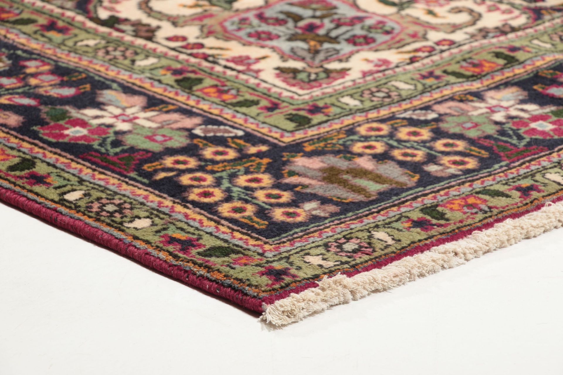 Hand-Knotted Tabriz Persian Rug, 214 × 300 cm - Image 9