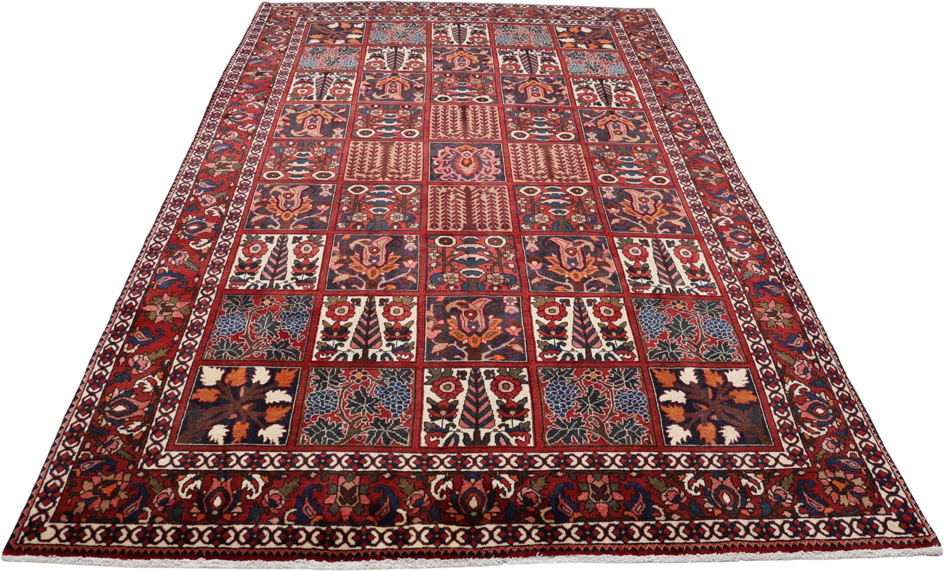 Alternative view of Bakhtiari Persian Rug 200 × 310 cm in Wool, hand-knotted