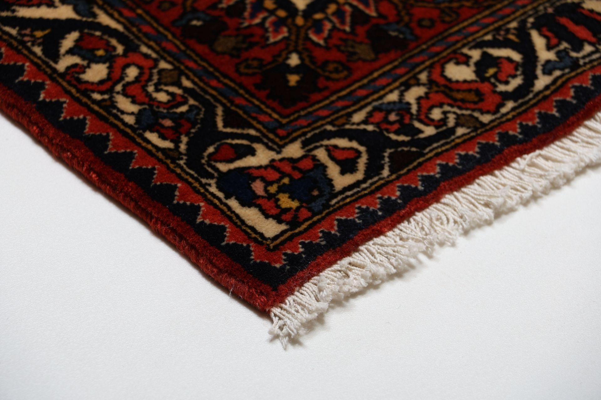 Wool Bakhtiari Persian Rug 217 × 315 cm, hand-knotted - Image 6