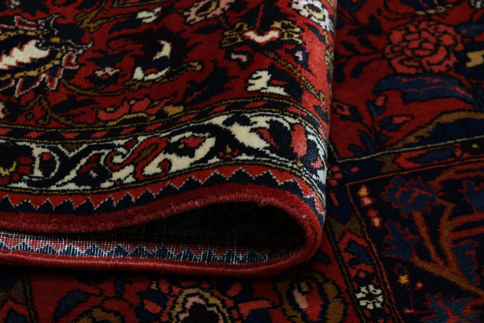 Wool Bakhtiari Persian Rug 217 × 315 cm, hand-knotted - Image 10
