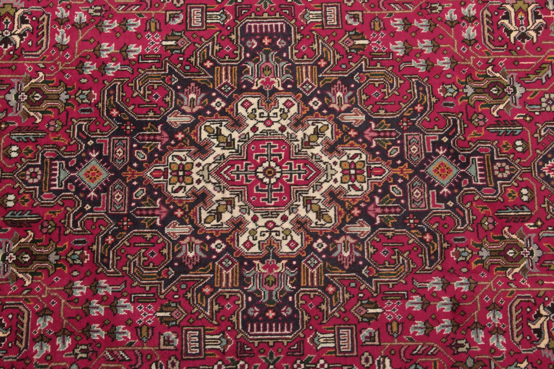 Hand-Knotted Tabriz Persian Rug, 200 × 300 cm - Image 8