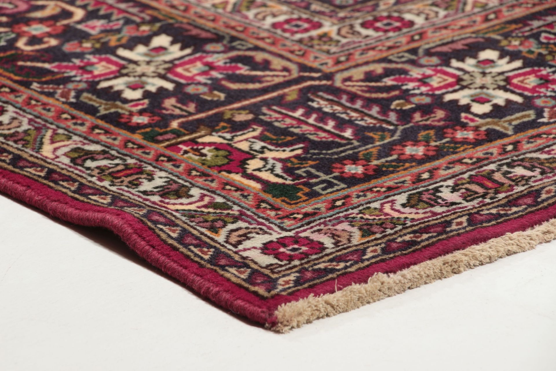 Hand-Knotted Tabriz Persian Rug, 200 × 300 cm - Image 9