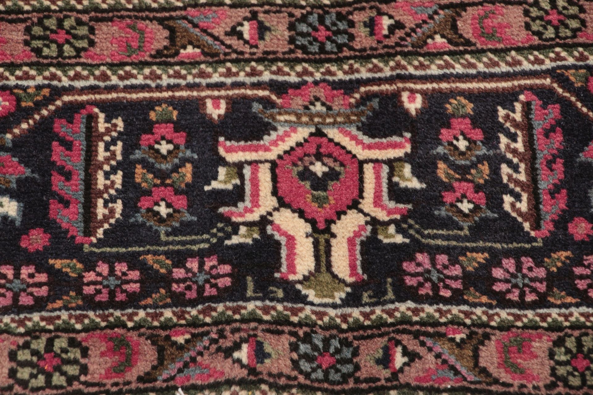 Hand-Knotted Tabriz Persian Rug, 200 × 285 cm - Image 7