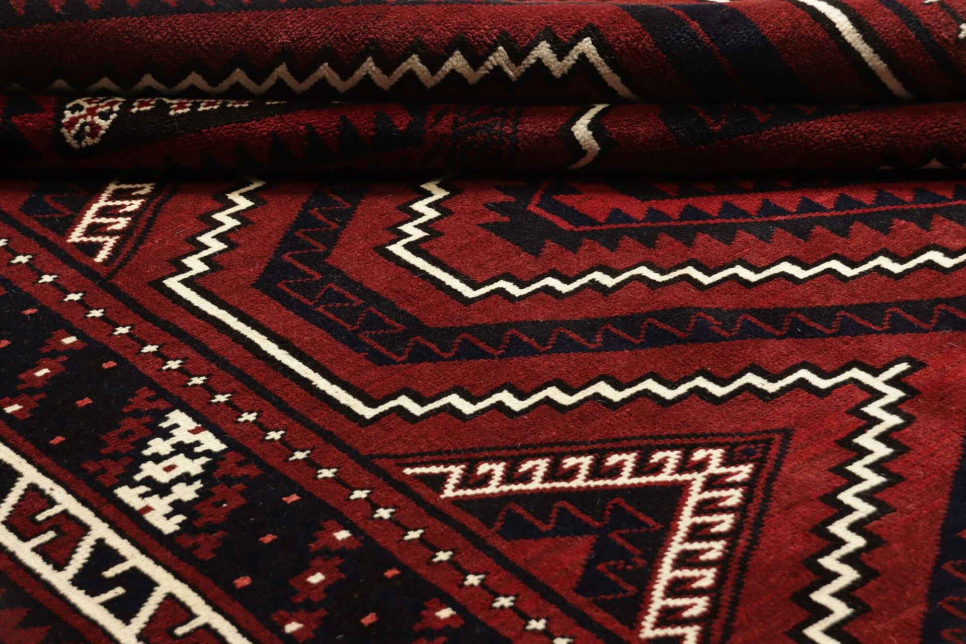 Hand-Knotted Persian Rug, 216 × 289 cm, Wool - Image 11