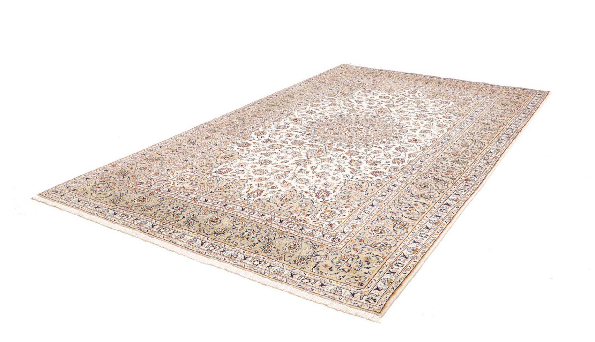 Alternative view of Kashan Persian Rug 206 × 324 cm in Wool, hand-knotted